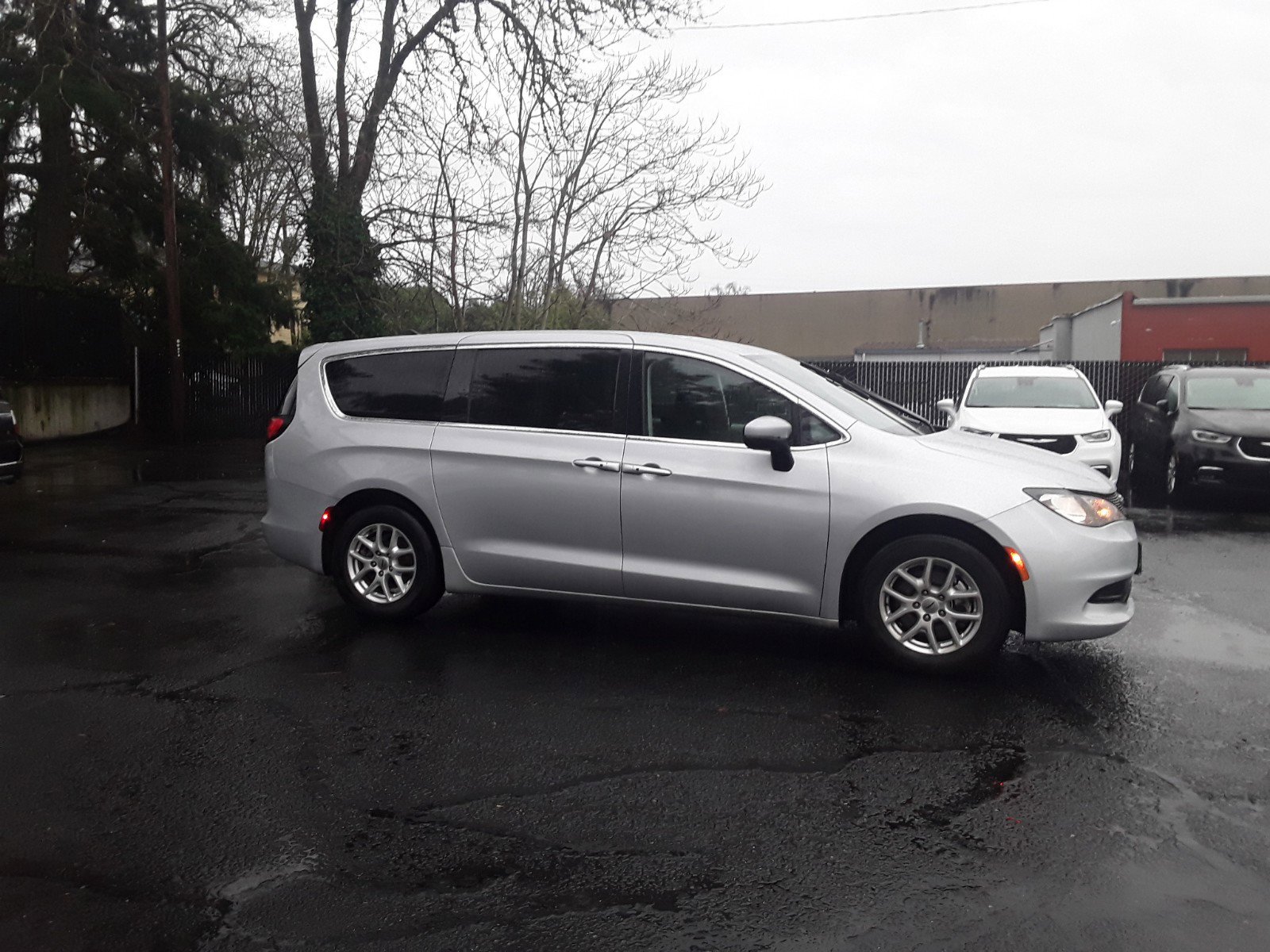 2023 Chrysler Voyager LX FWD