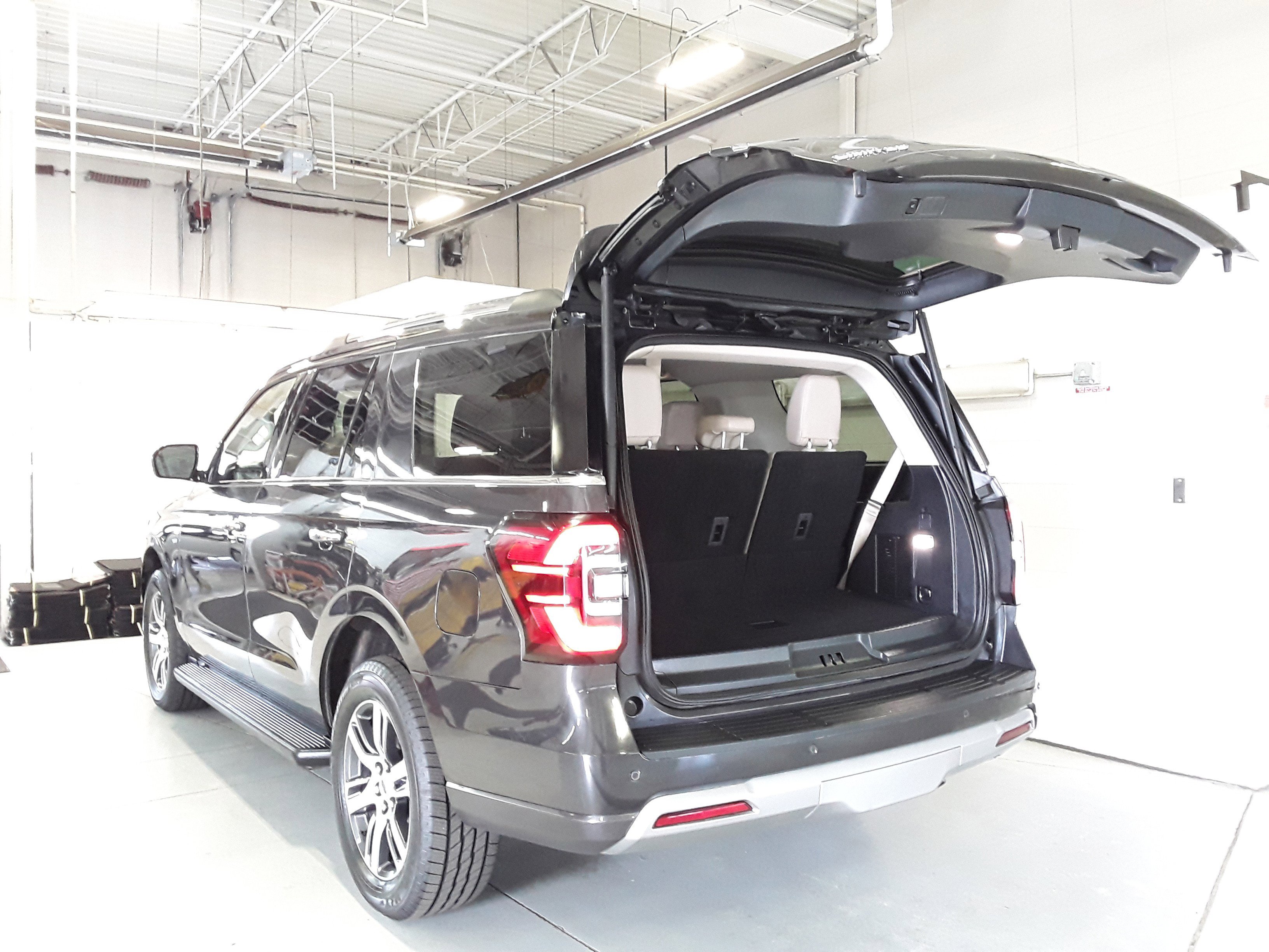Image 6 of Used 2024 Ford Expedition Limited 4x4