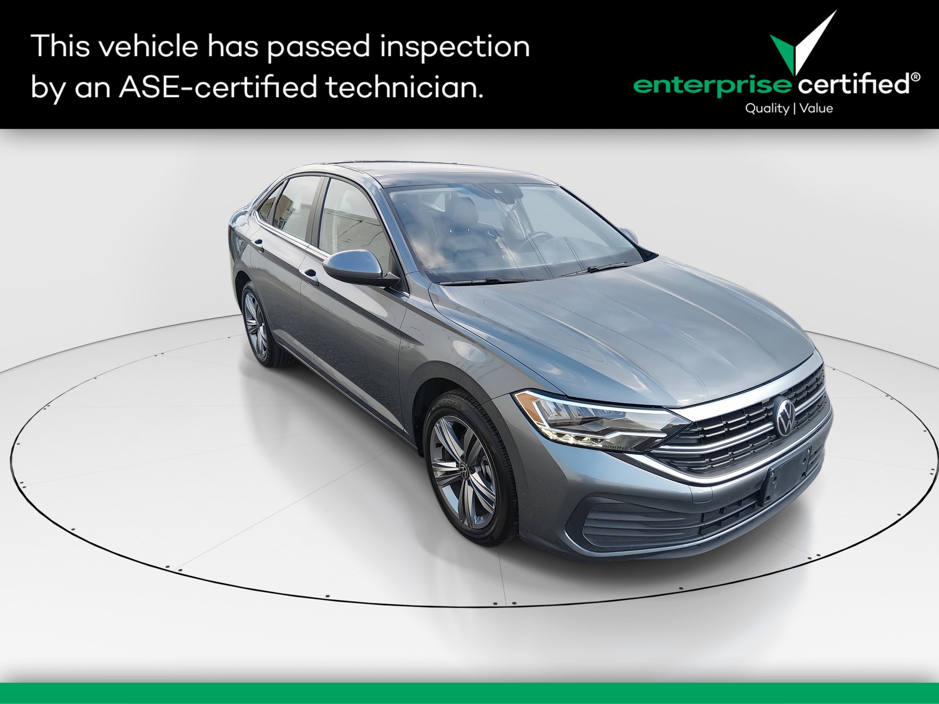 2024 Volkswagen Jetta SE's photo