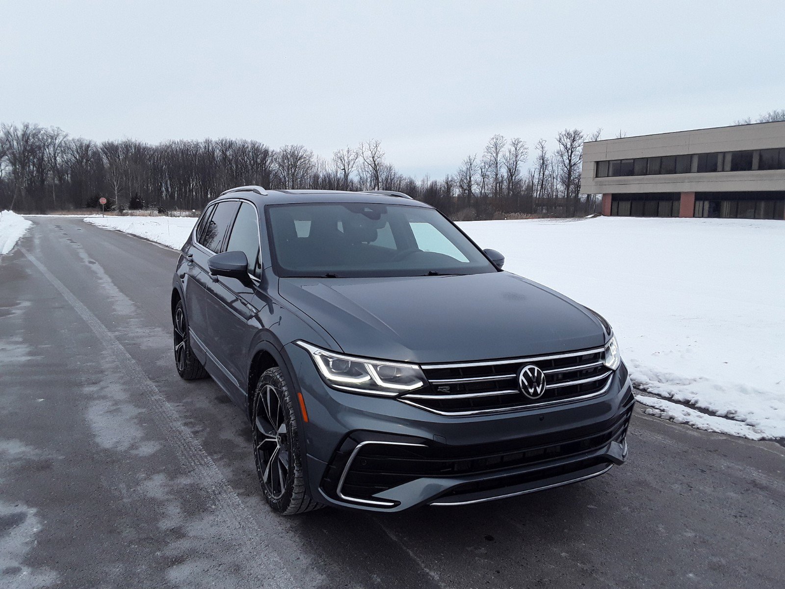 2022 Volkswagen Tiguan 2.0T SEL R-Line 4MOTION