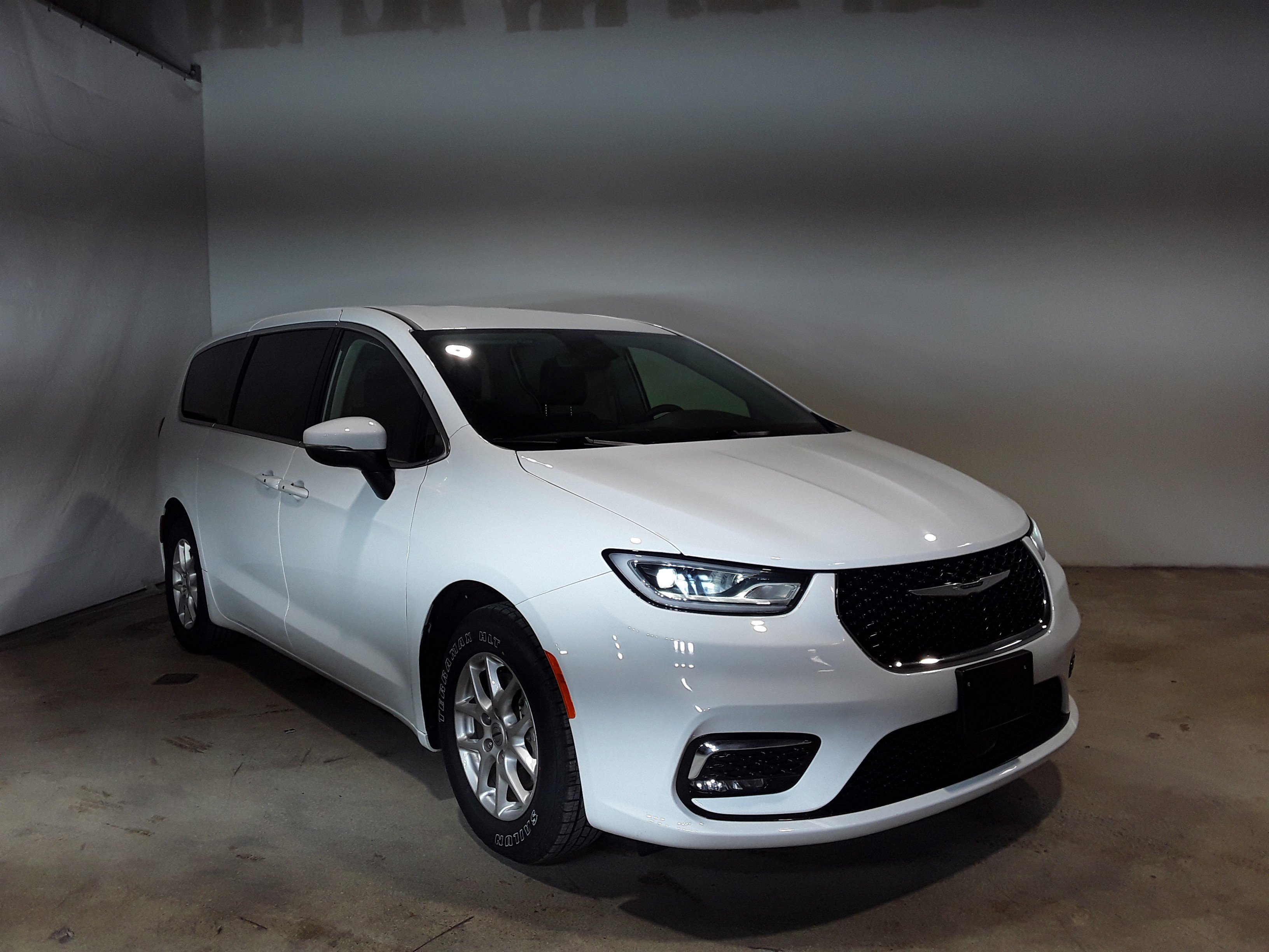 2023 Chrysler Pacifica Touring L FWD