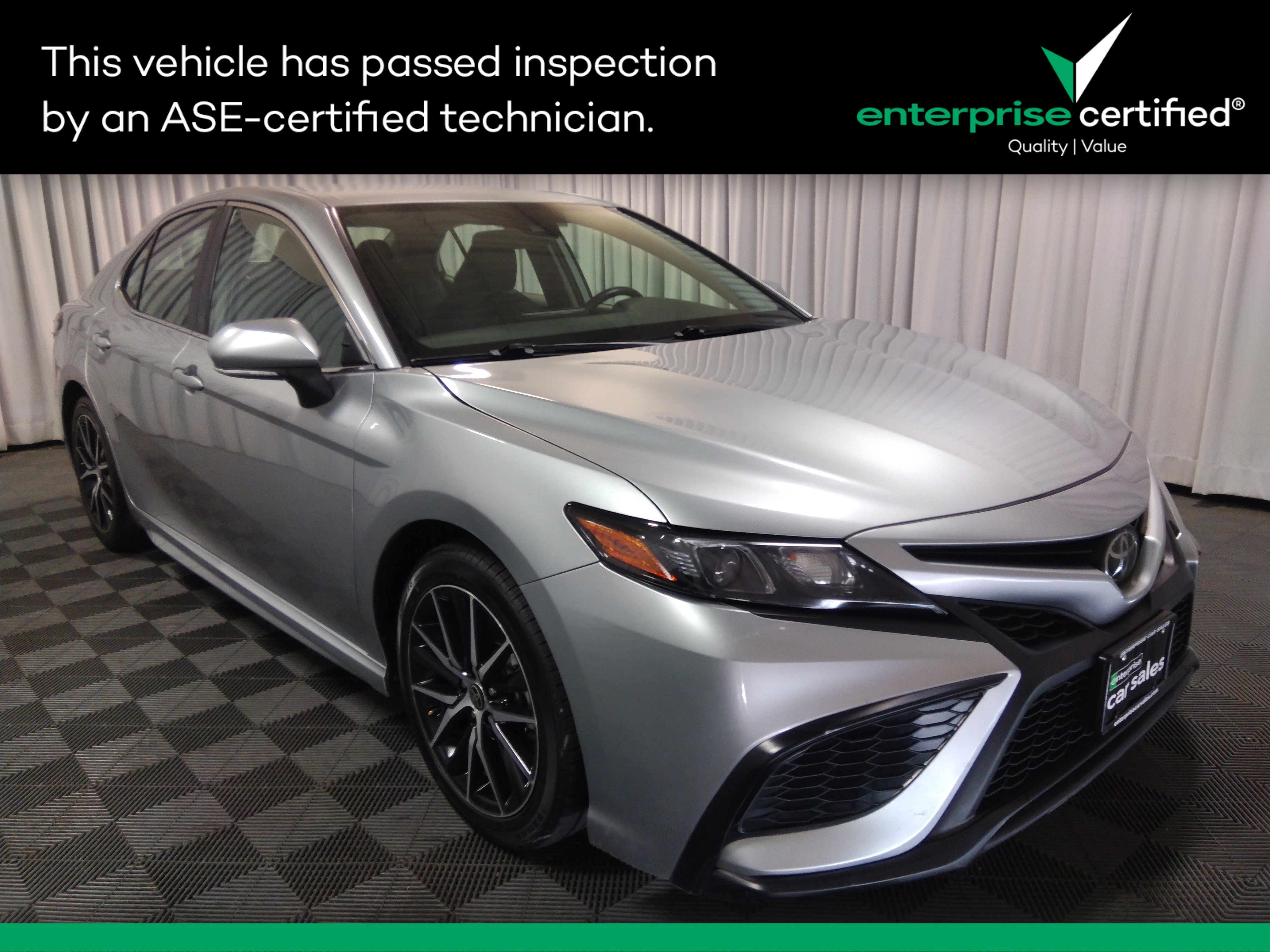 Used 2023 Toyota Camry SE Auto