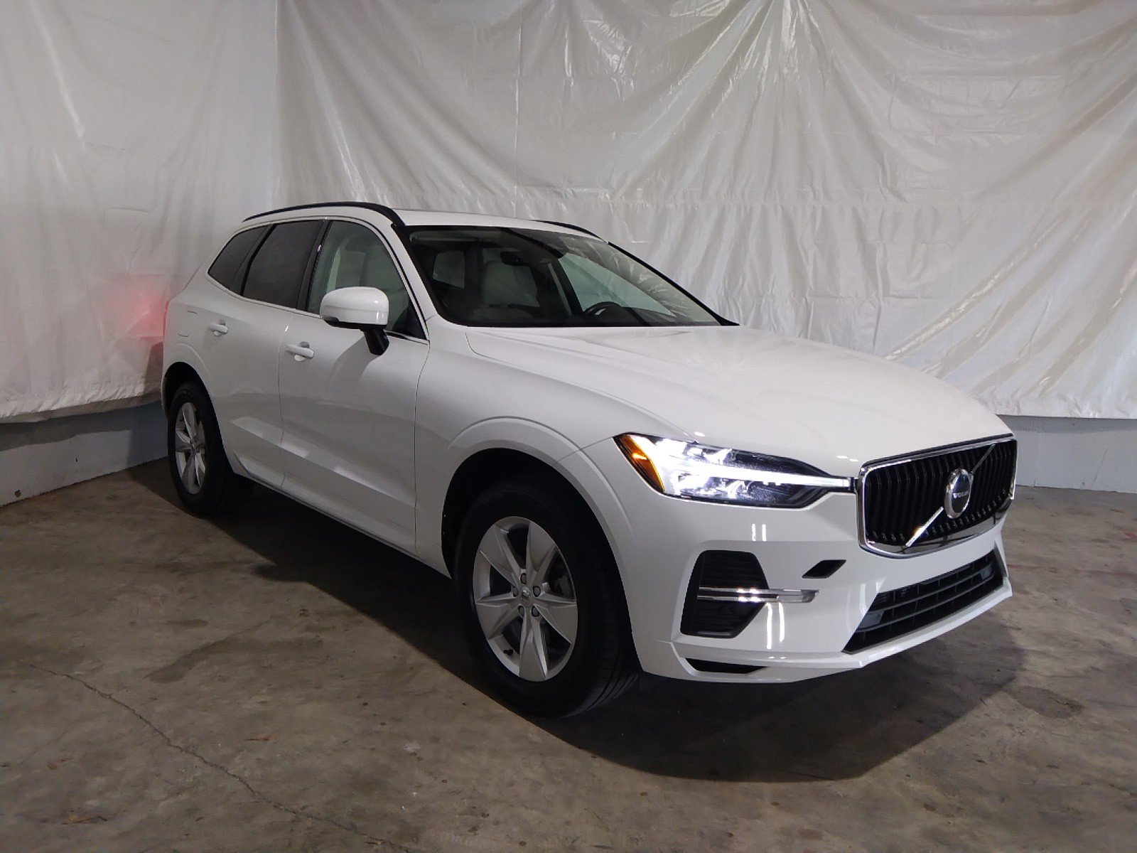 2022 Volvo XC60 B5 AWD Momentum