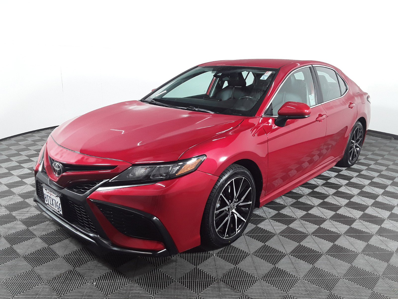 2021 Toyota Camry SE Auto