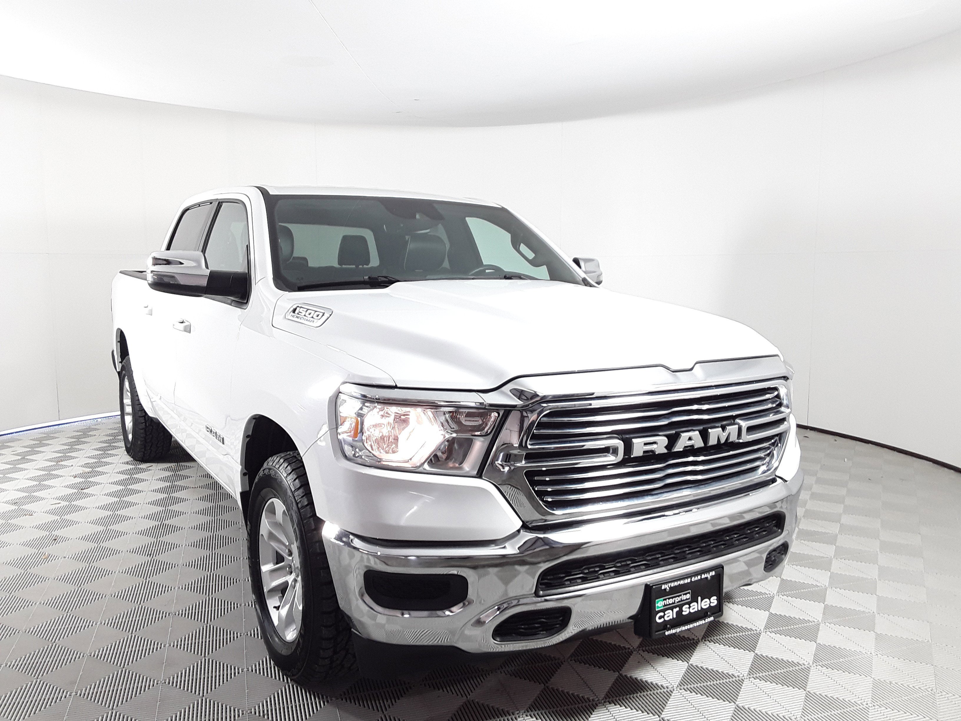 2024 Ram 1500 Laramie 4x2 Crew Cab 5'7