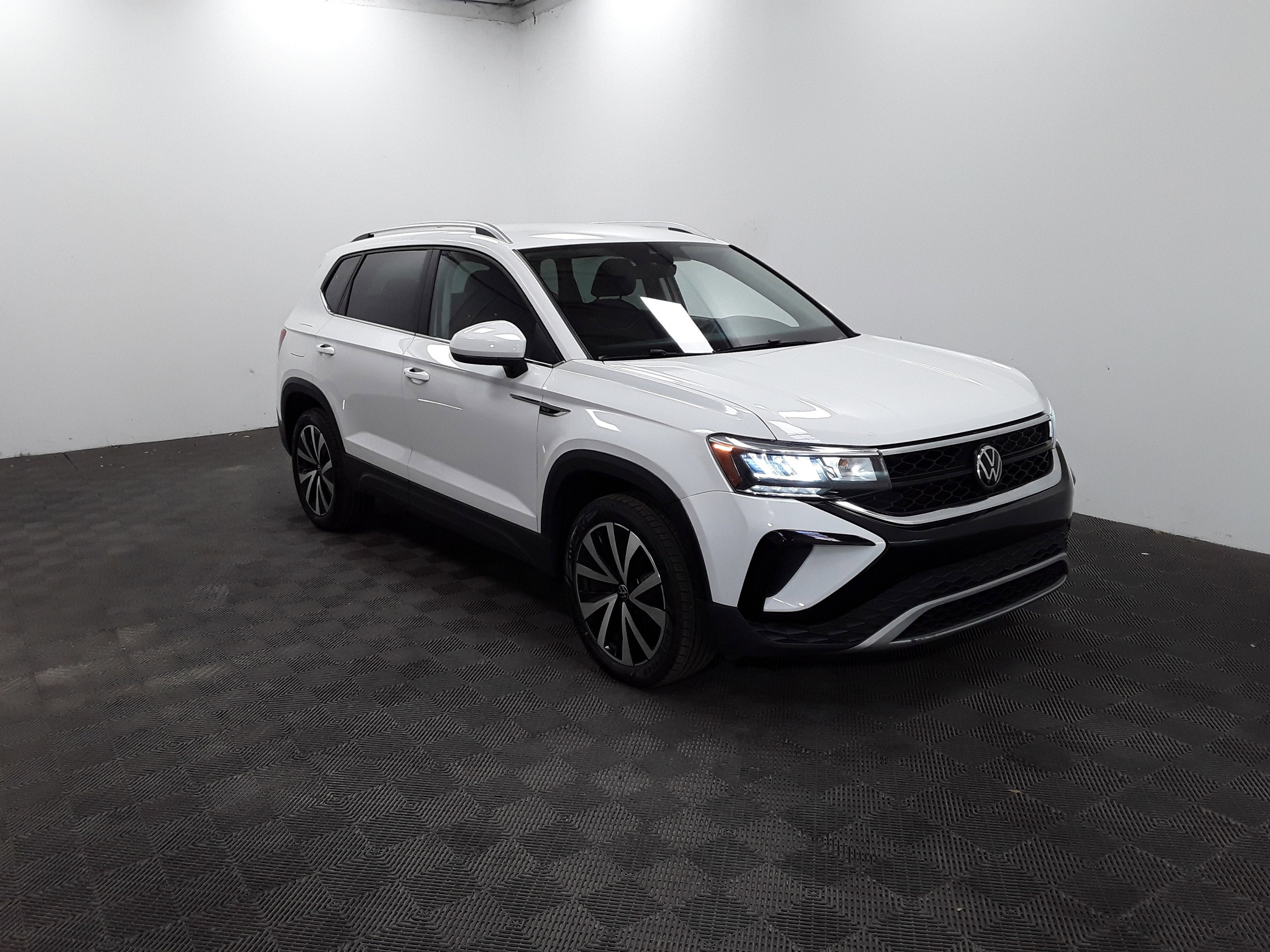 2024 Volkswagen Taos SE FWD