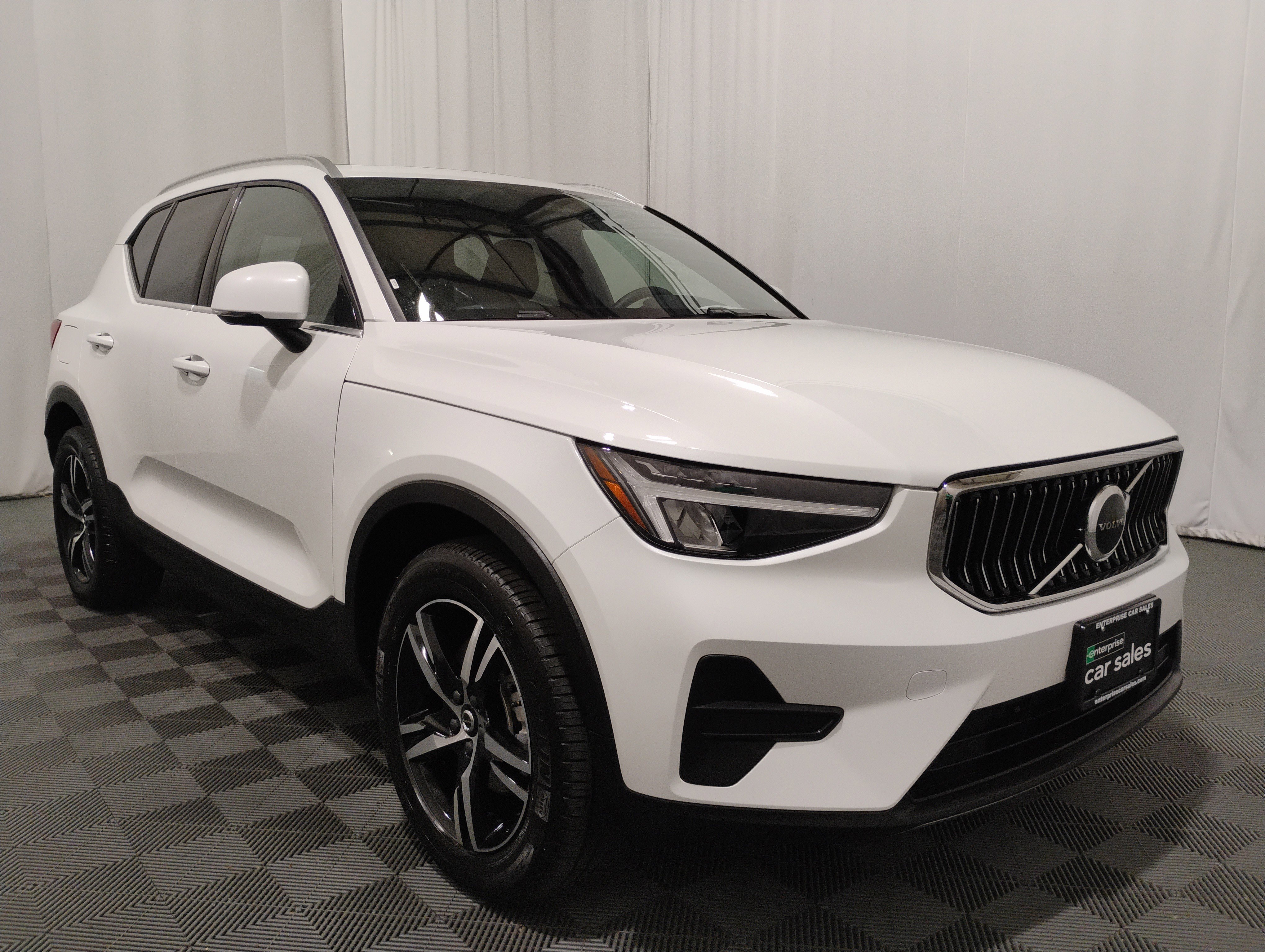 2024 Volvo XC40 Core Bright Theme B5 AWD