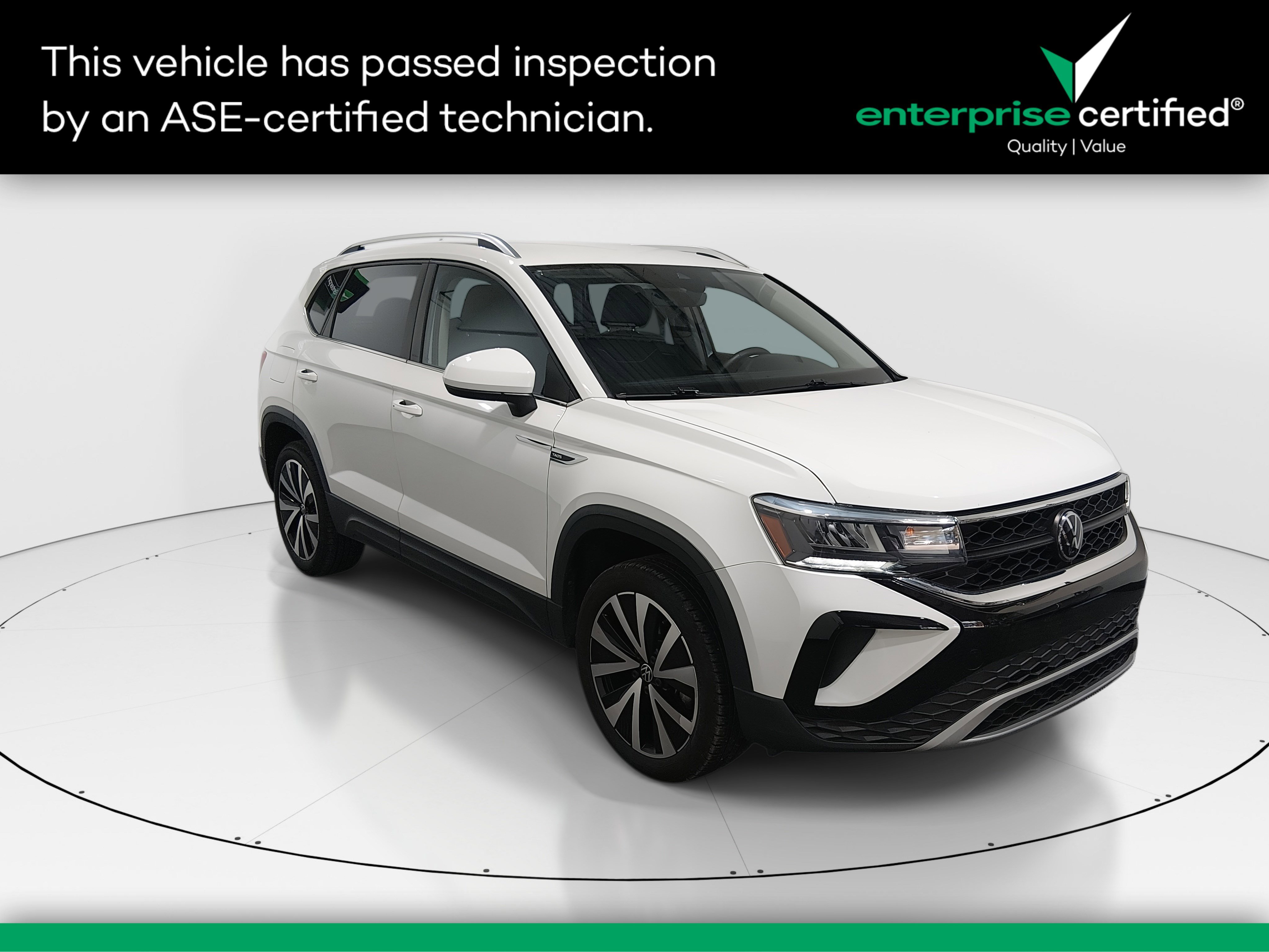 2024 Volkswagen Taos SE's photo