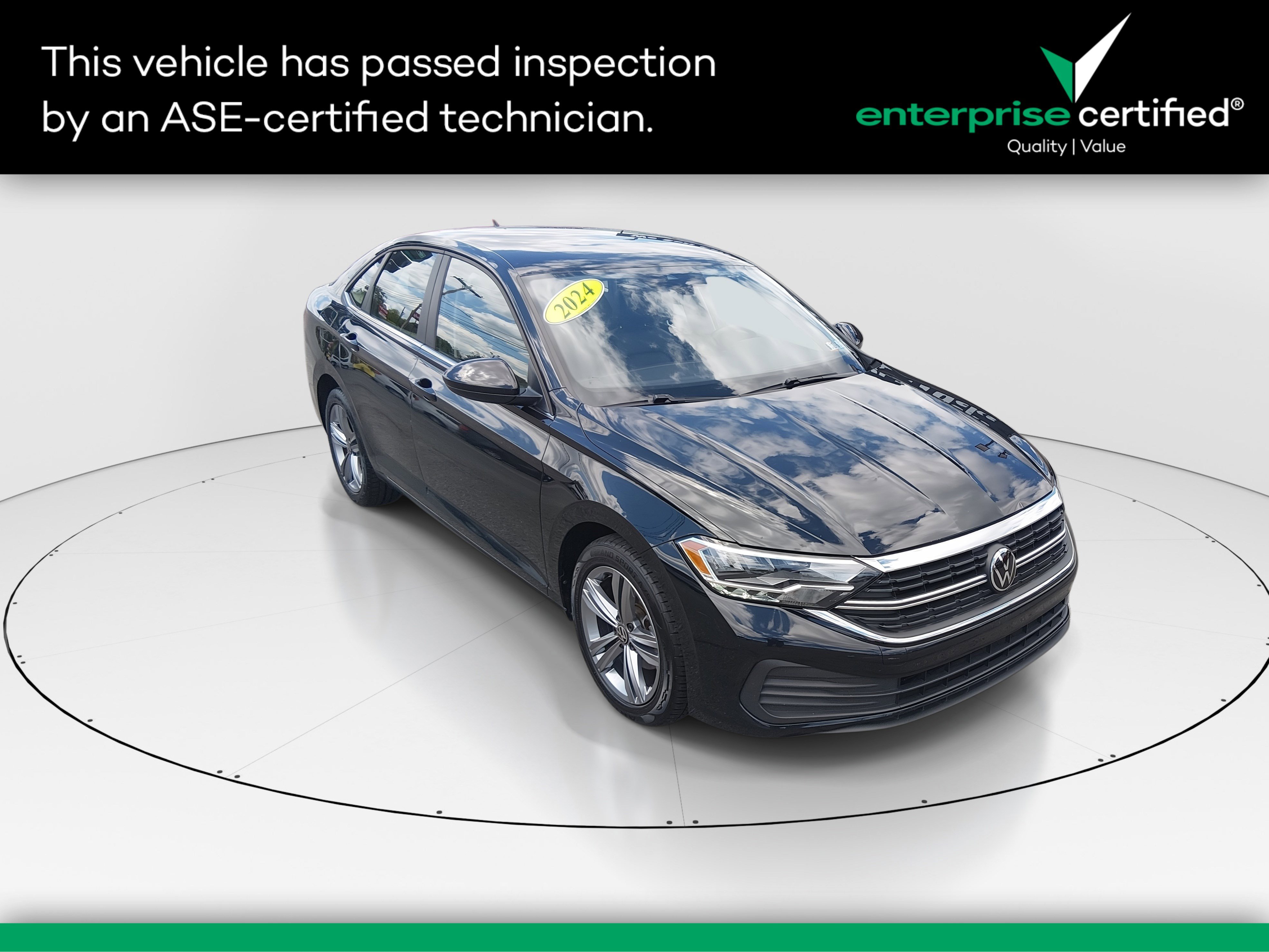 Used 2024 Volkswagen Jetta SE Auto