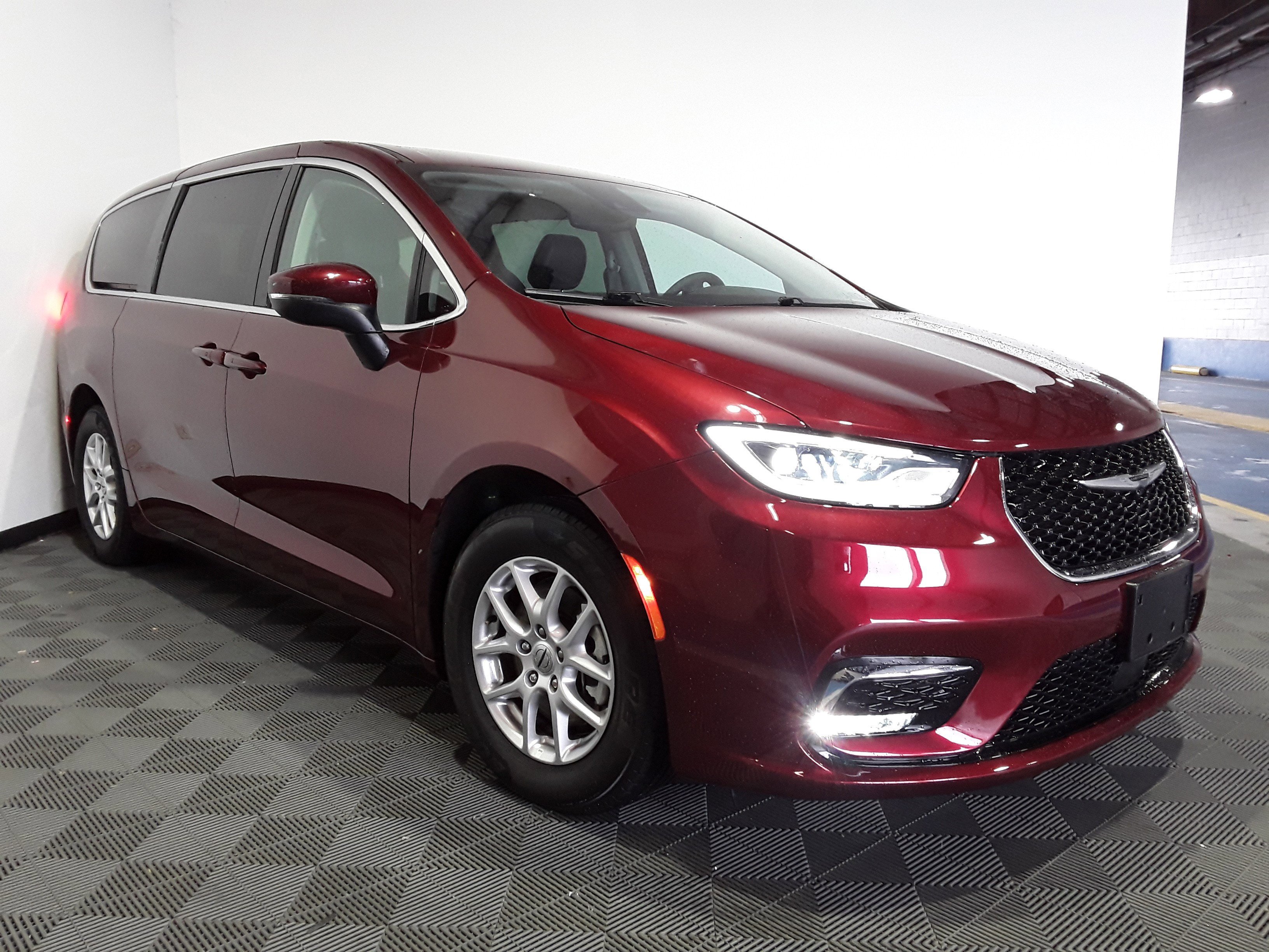 2023 Chrysler Pacifica Touring L FWD