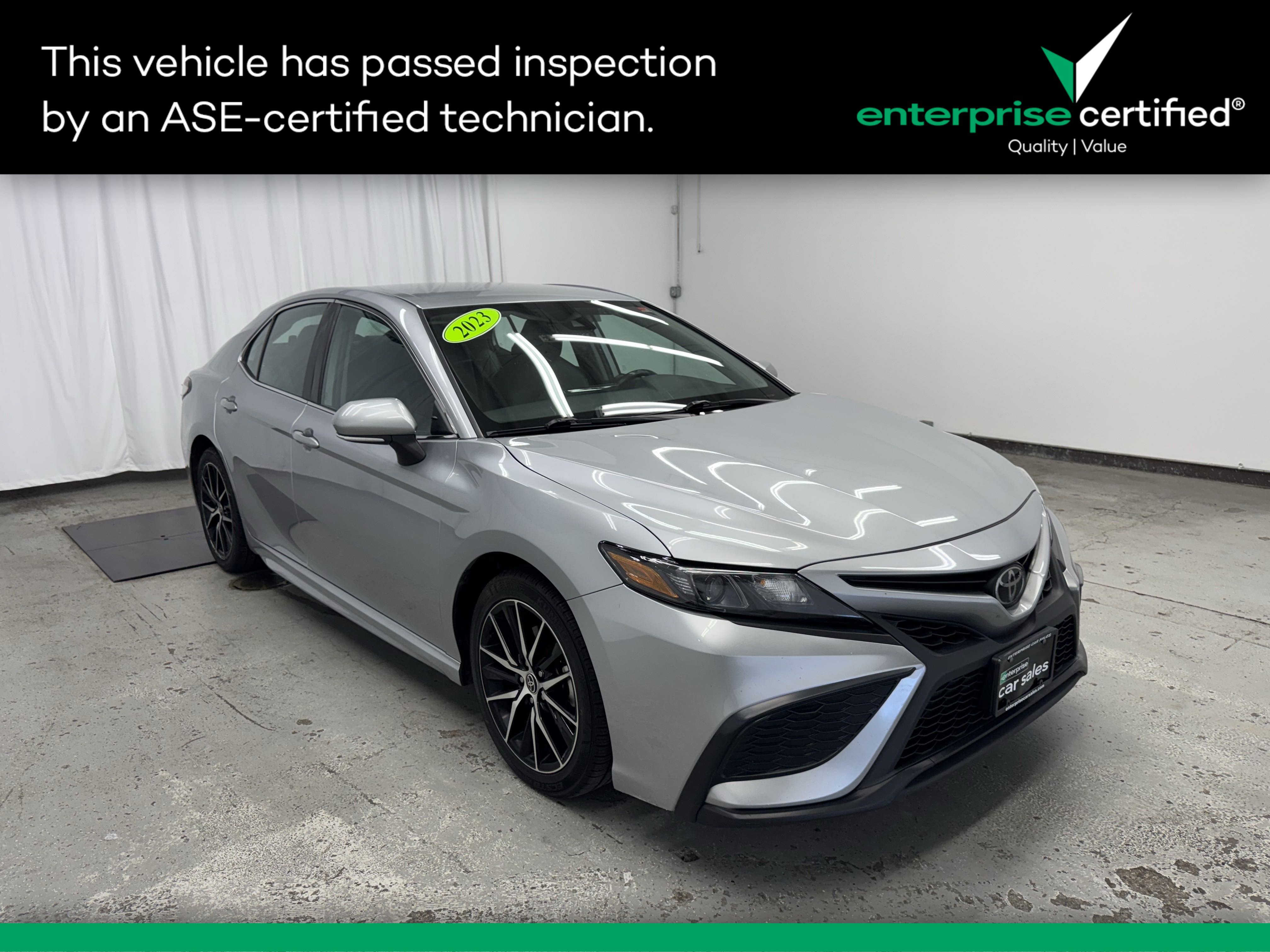 Used 2023 Toyota Camry SE Auto