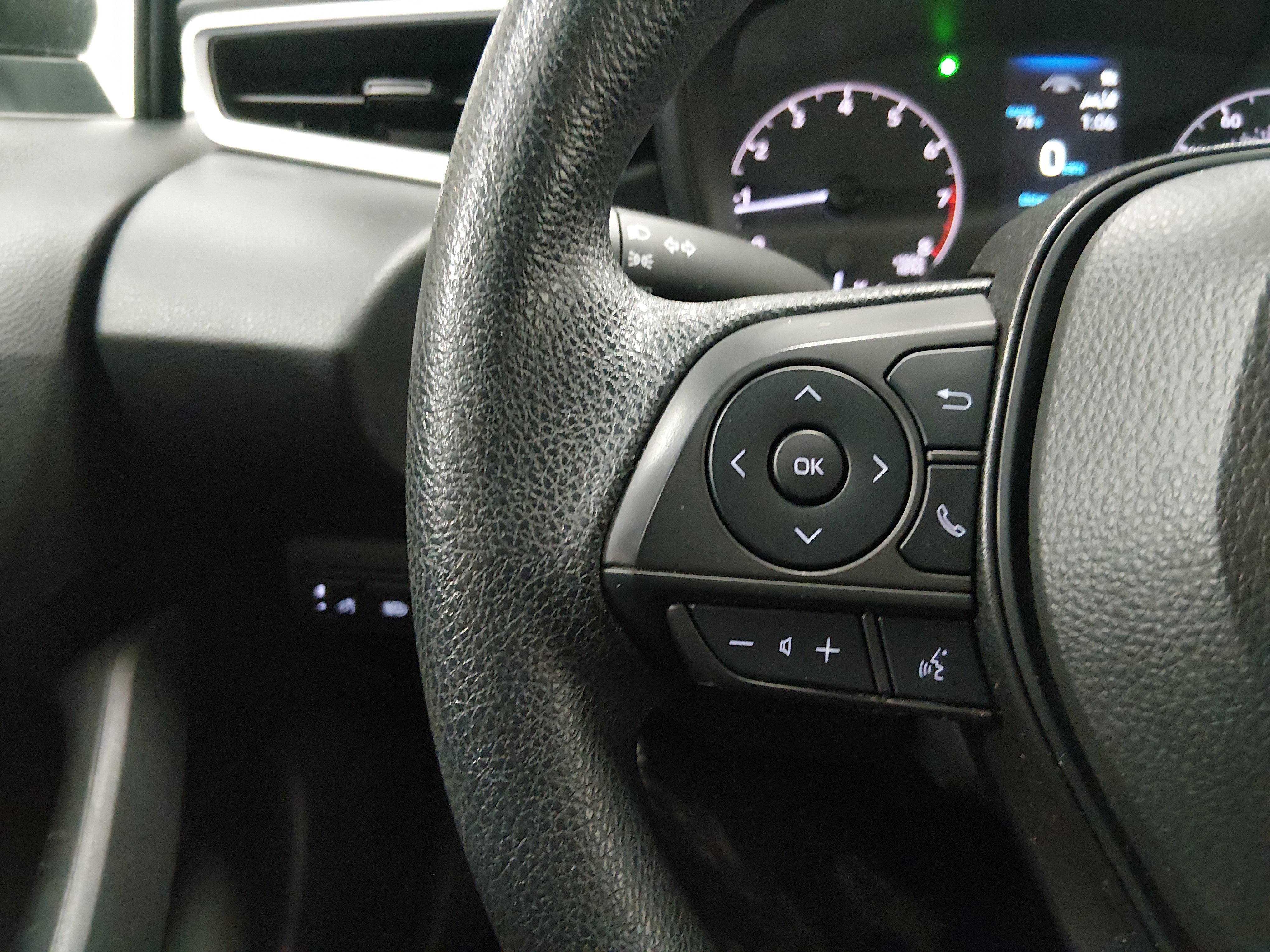 2024 Toyota Corolla LE - Photo 12