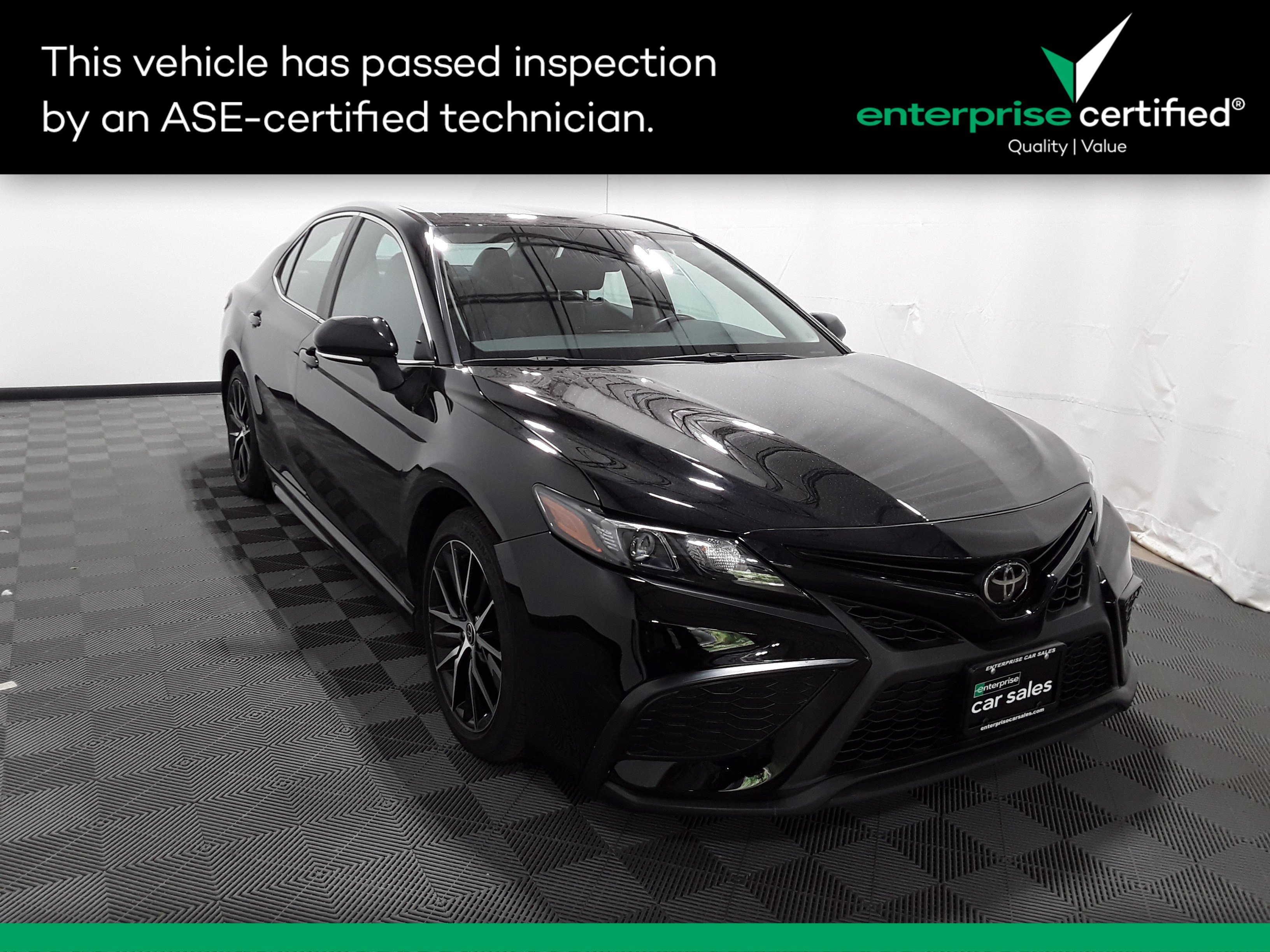 2022 Toyota Camry SE Auto