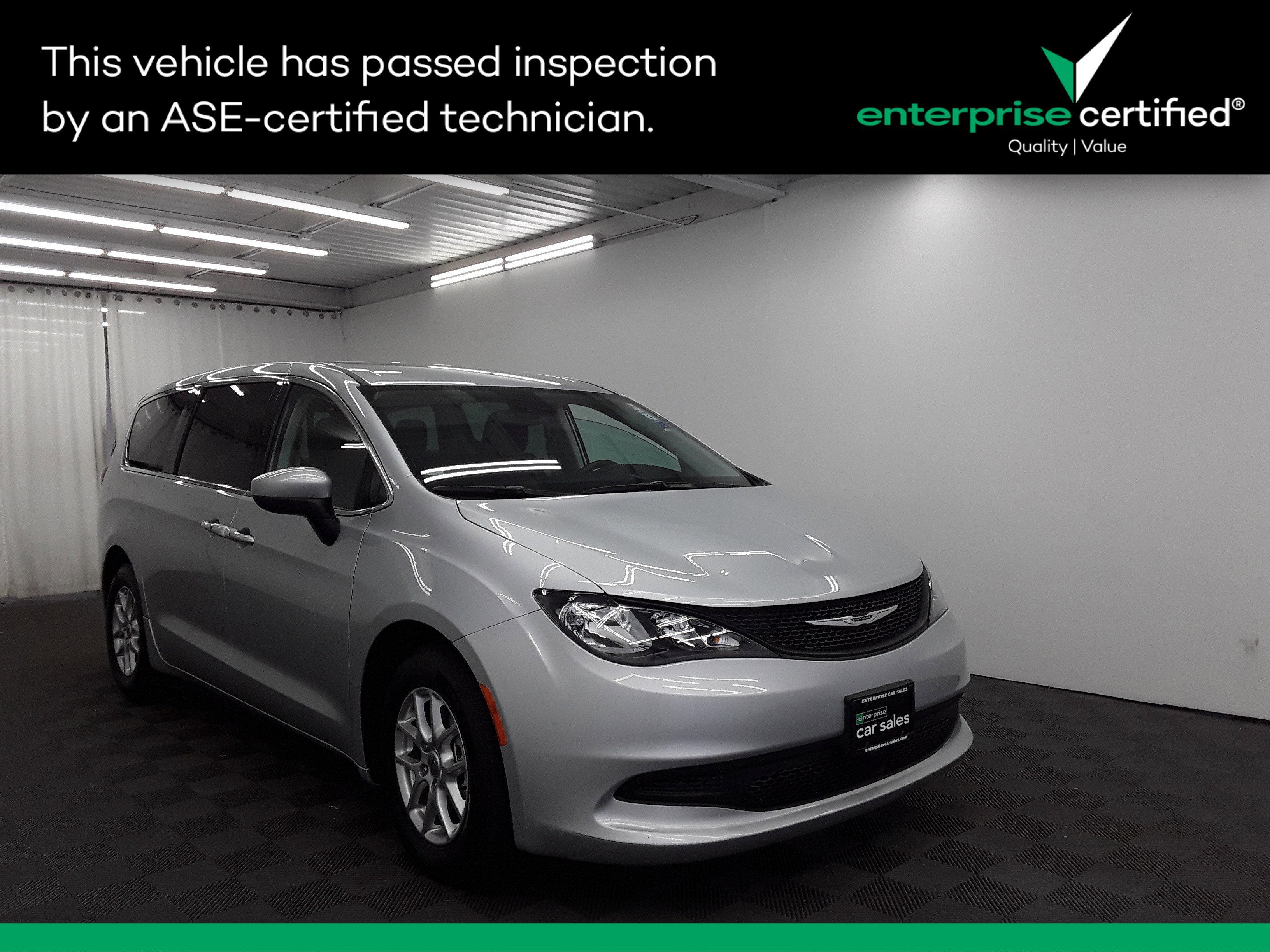2023 Chrysler Voyager LX FWD