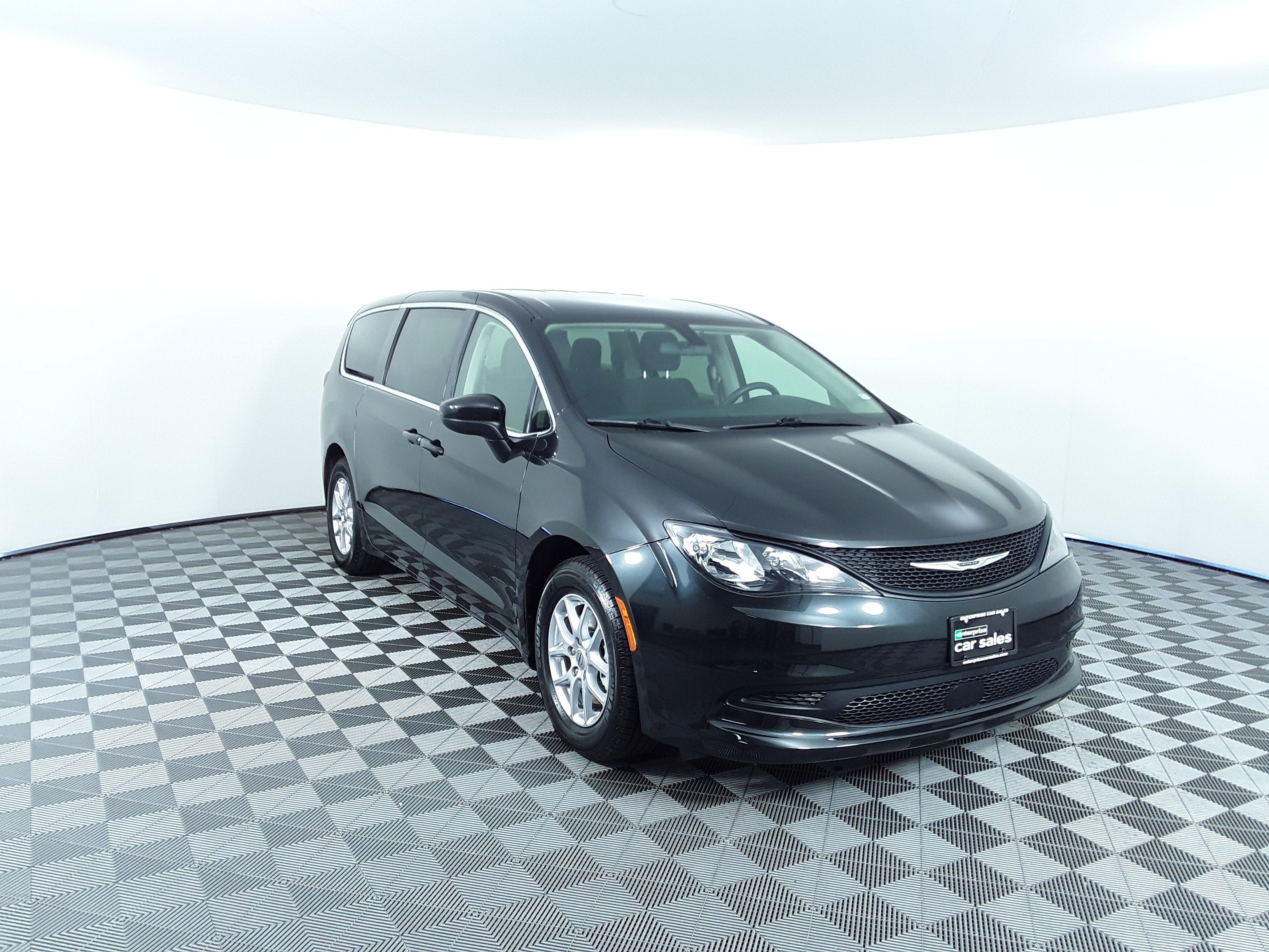 Used 2022 Chrysler Voyager LX FWD's photo