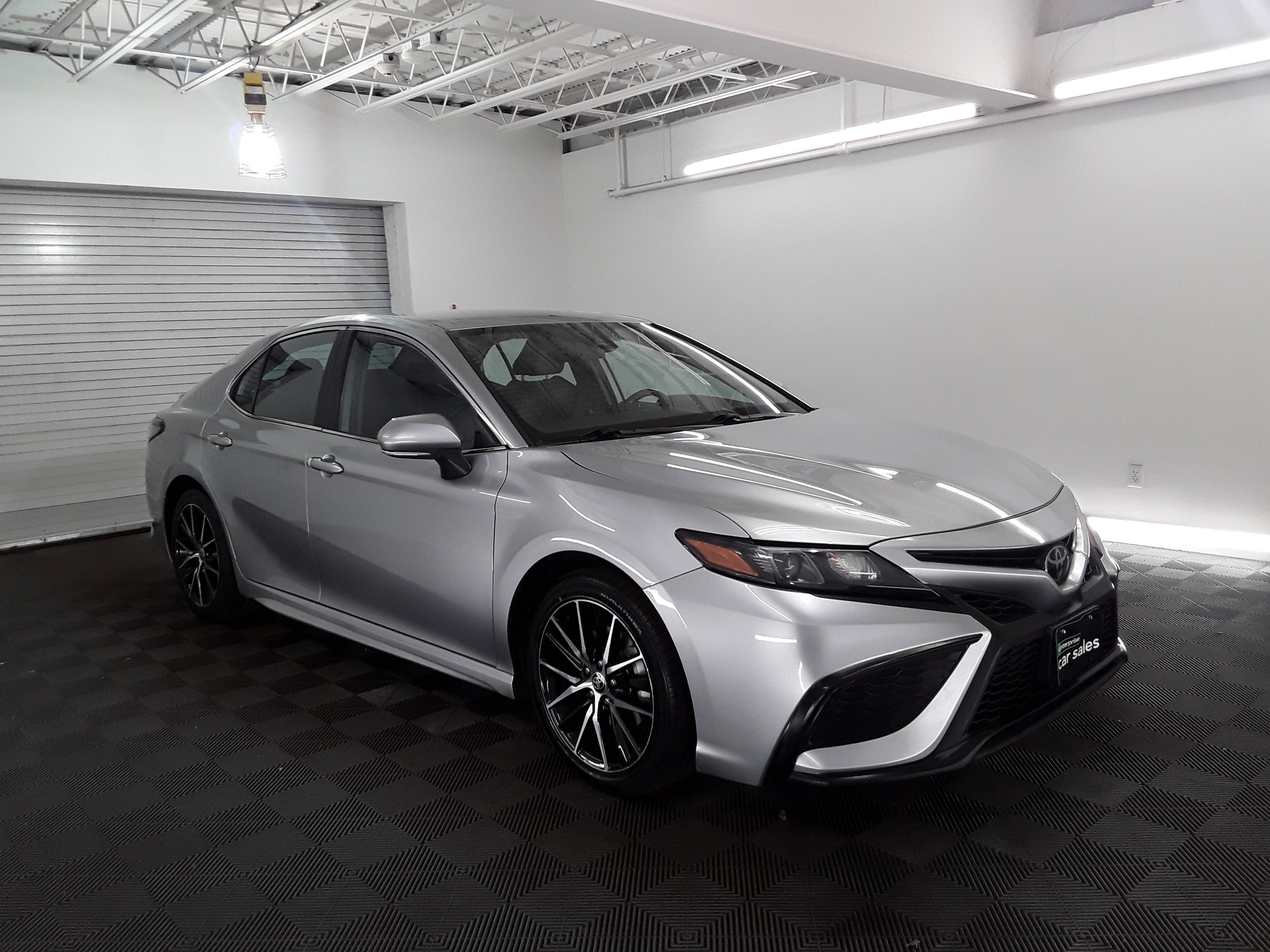 Used 2022 Toyota Camry SE Auto