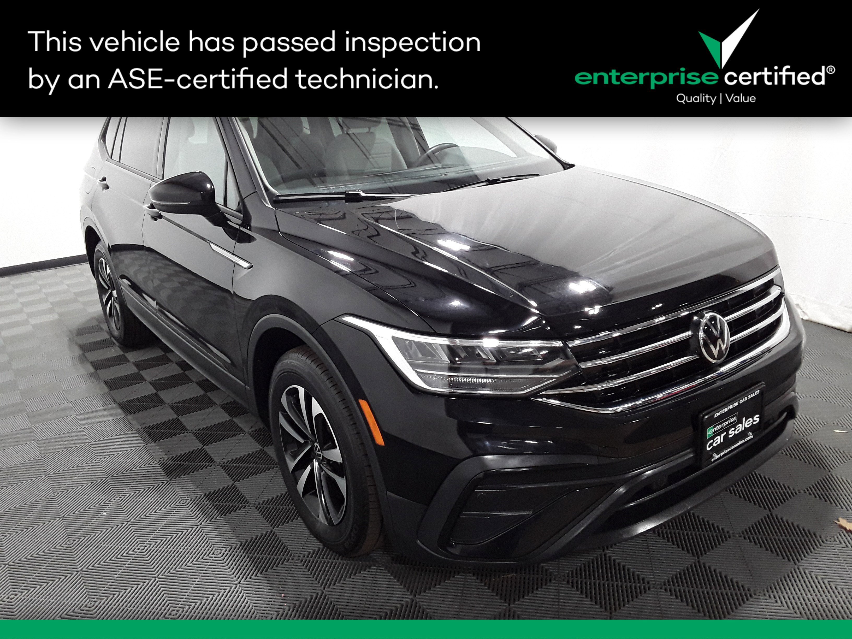 2024 Volkswagen Tiguan S's photo