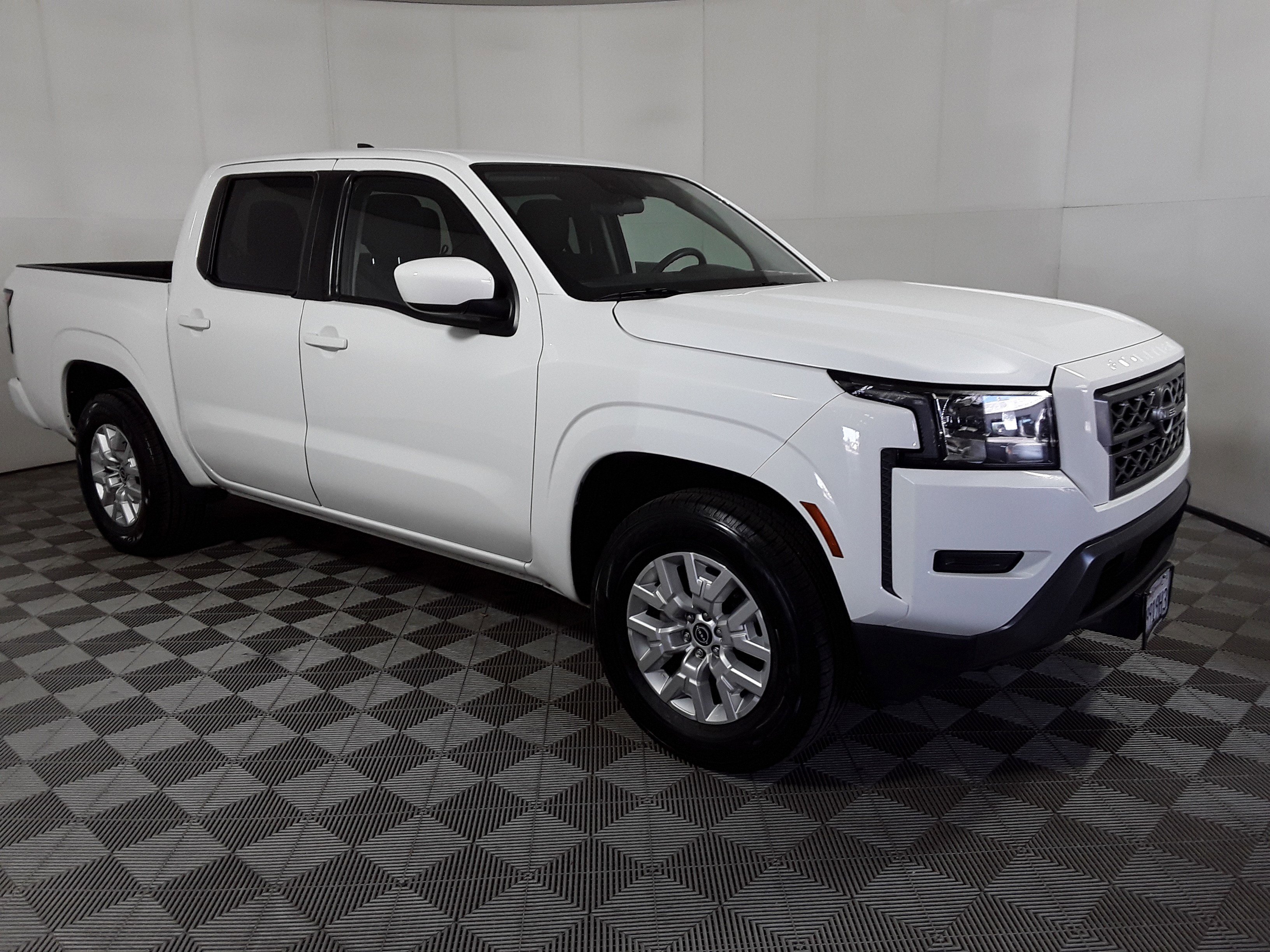 2022 Nissan Frontier Crew Cab 4x2 SV Auto