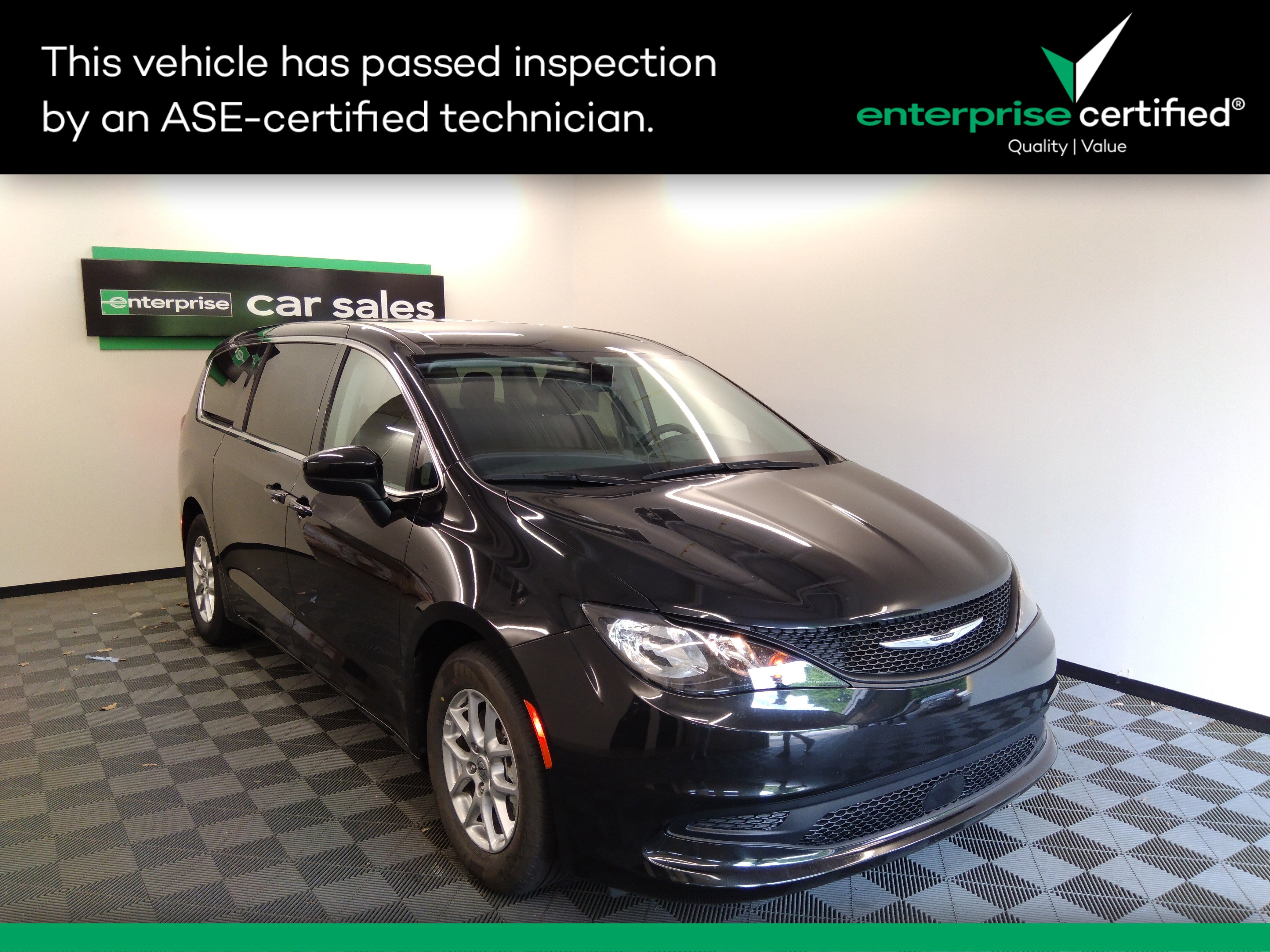 2022 Chrysler Voyager LX FWD