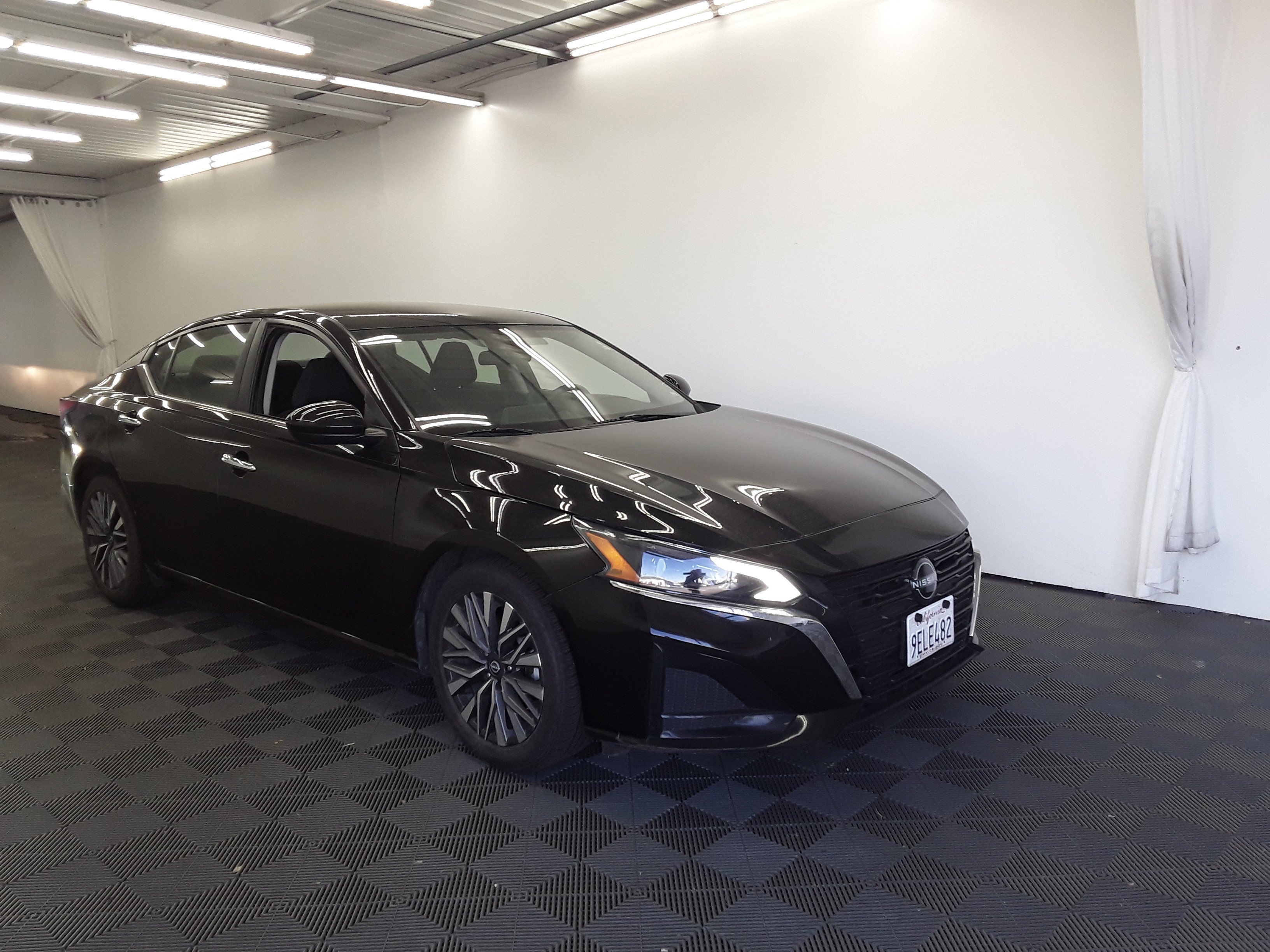 2023 Nissan Altima 2.5 SV Sedan