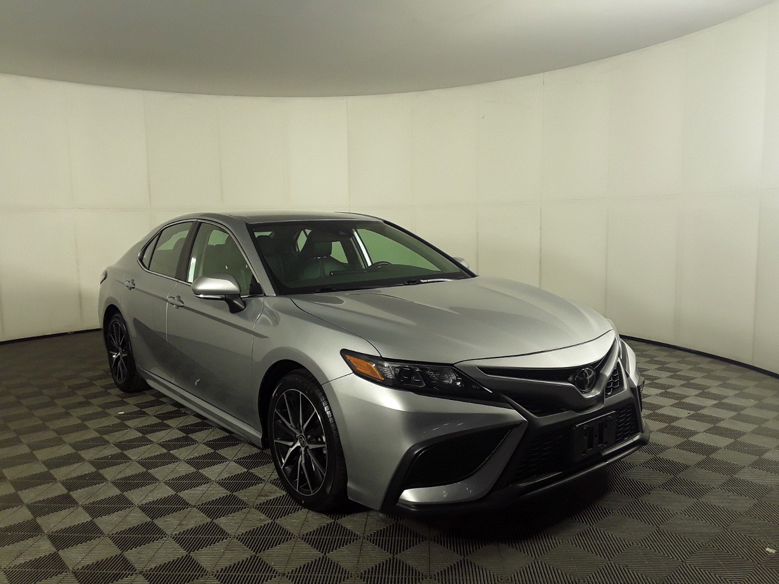 2023 Toyota Camry SE Auto