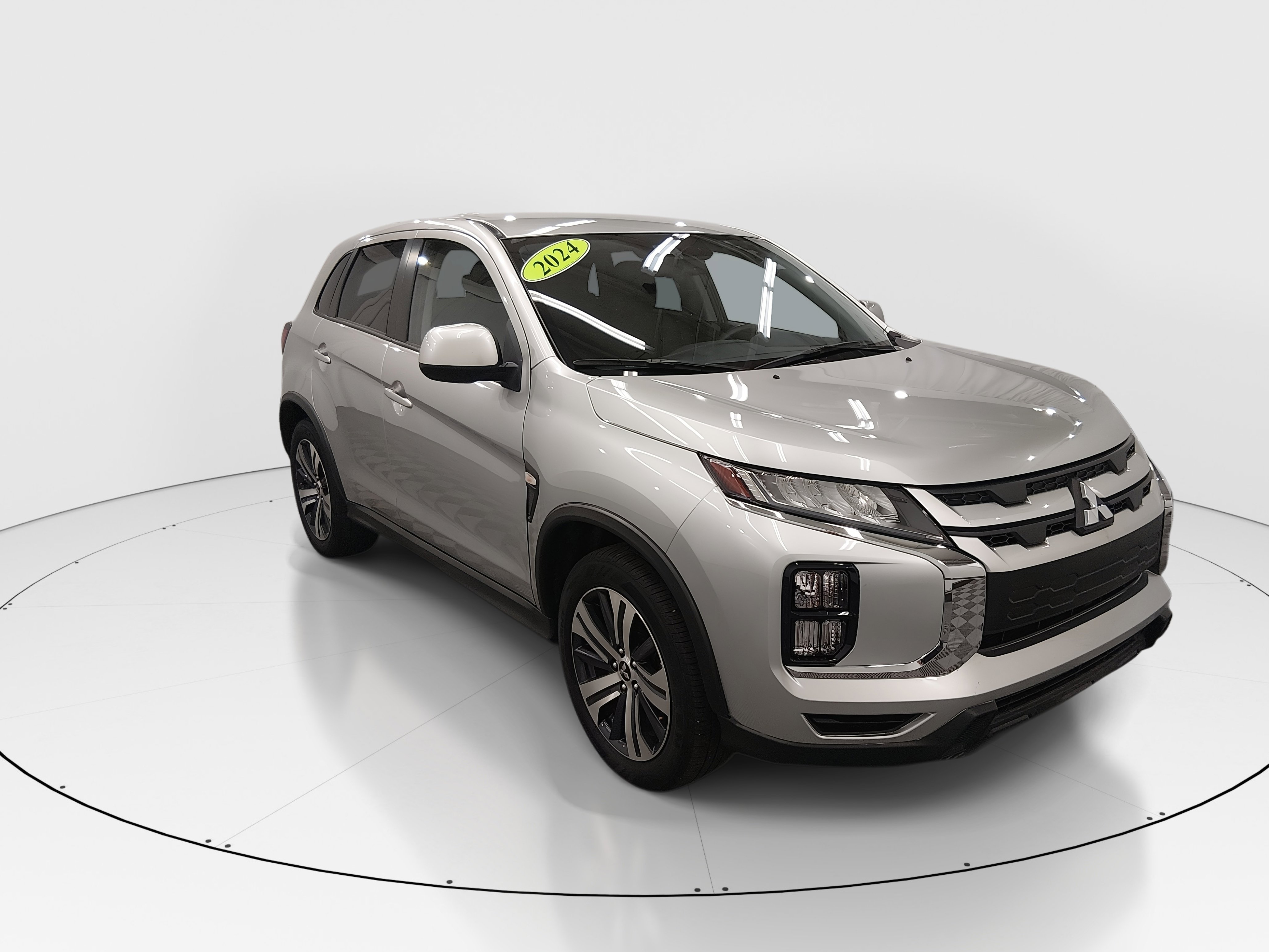 2024 Mitsubishi Outlander Sport ES's photo