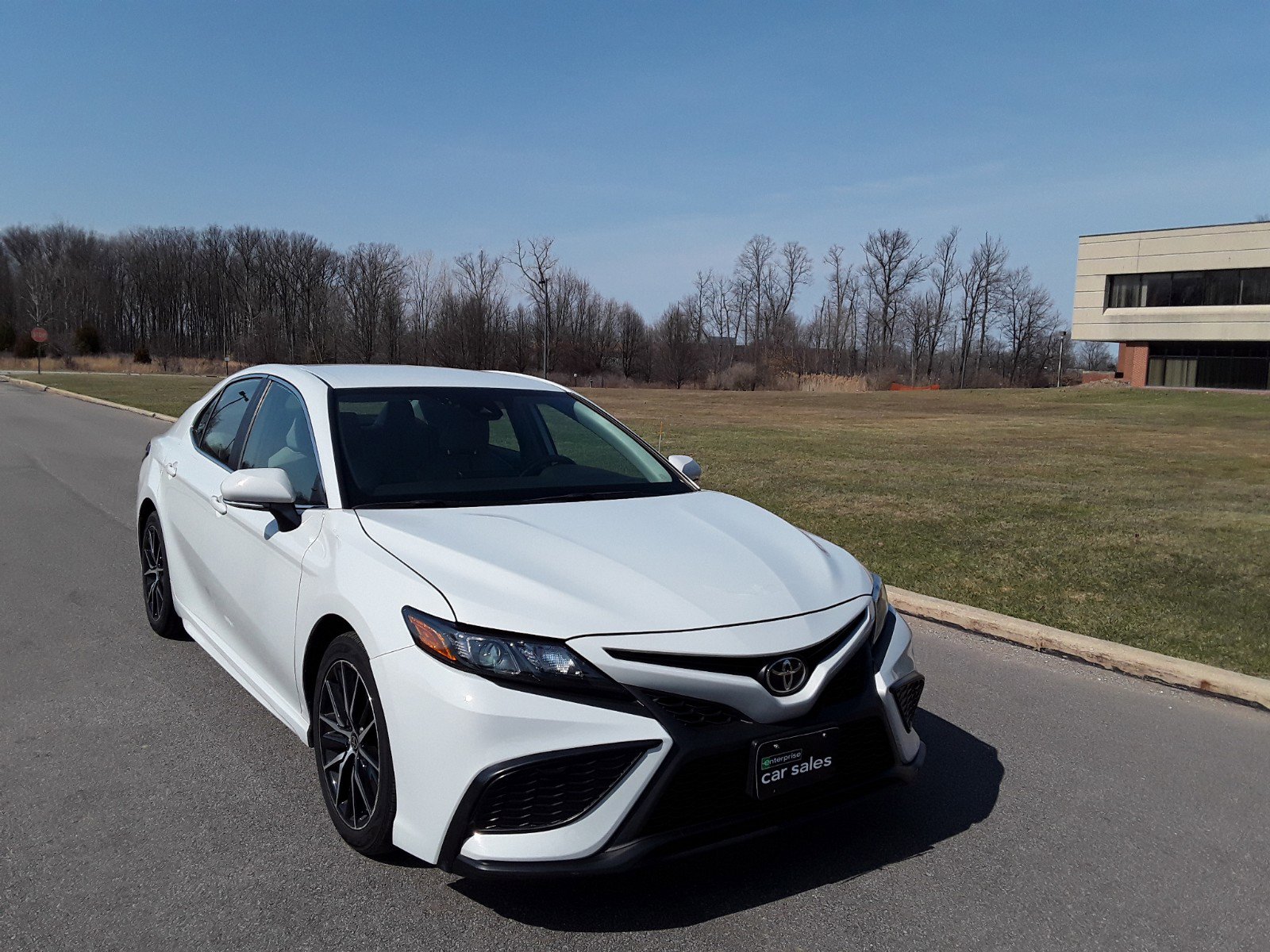 2022 Toyota Camry SE Auto