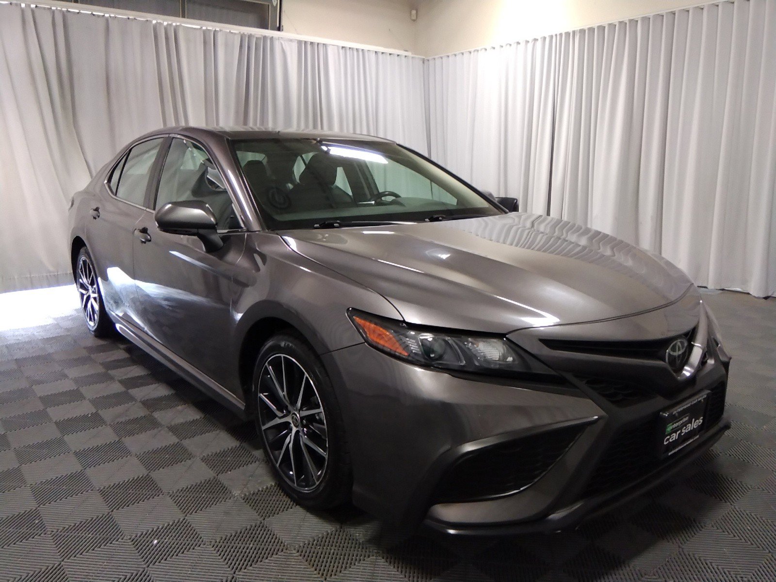 2022 Toyota Camry SE Auto