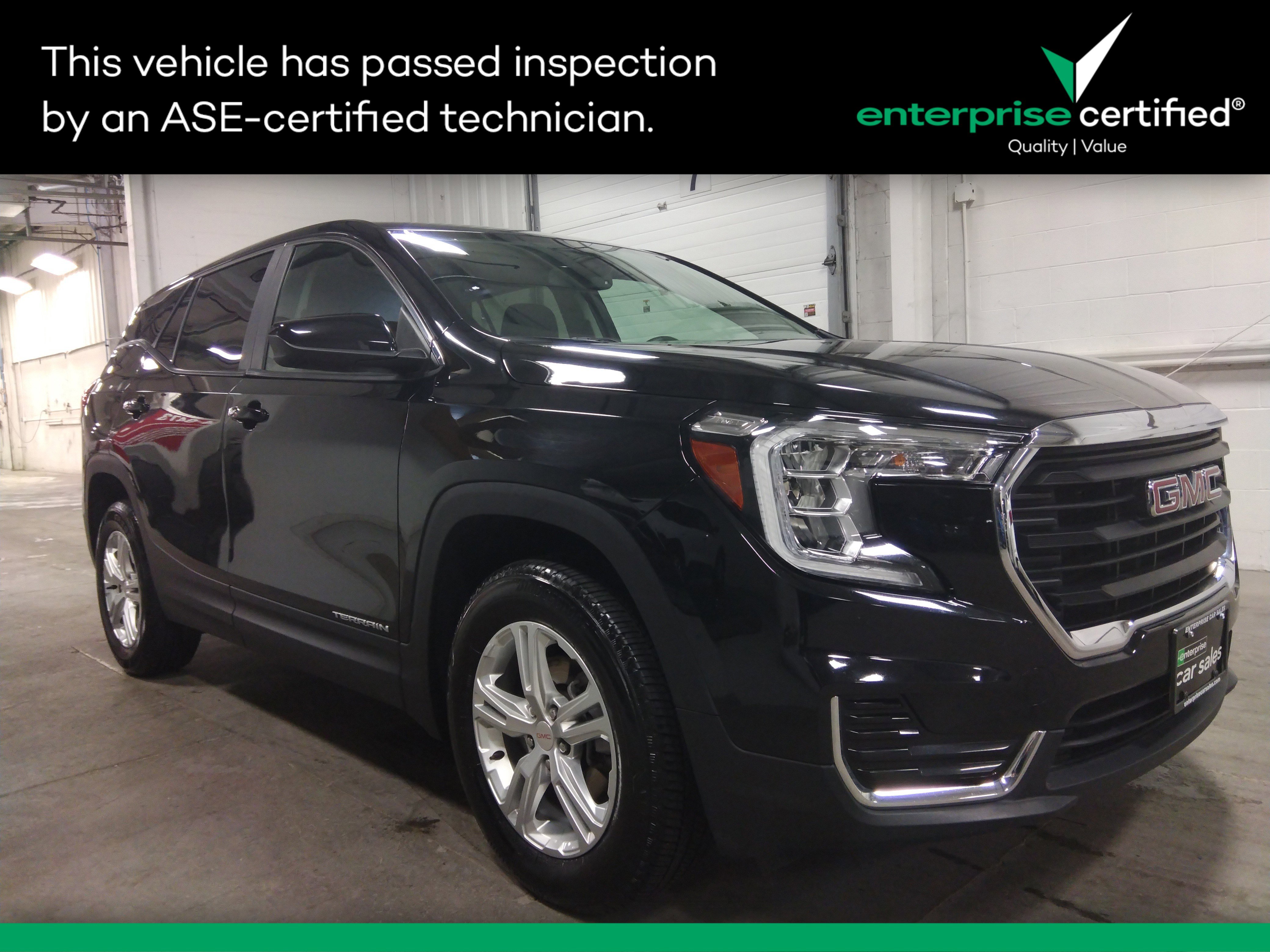 2024 GMC Terrain SLE's photo