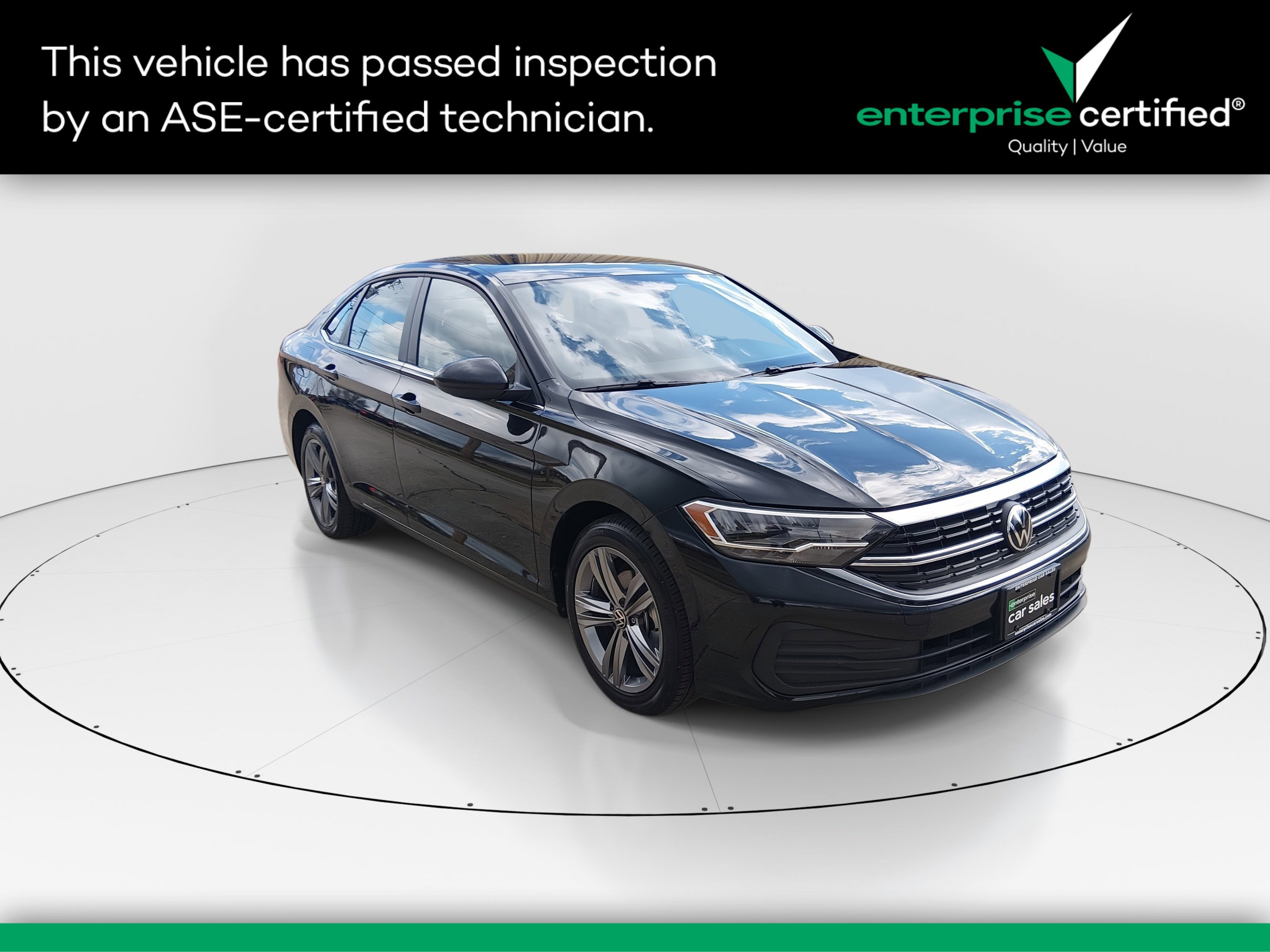 2024 Volkswagen Jetta SE's photo