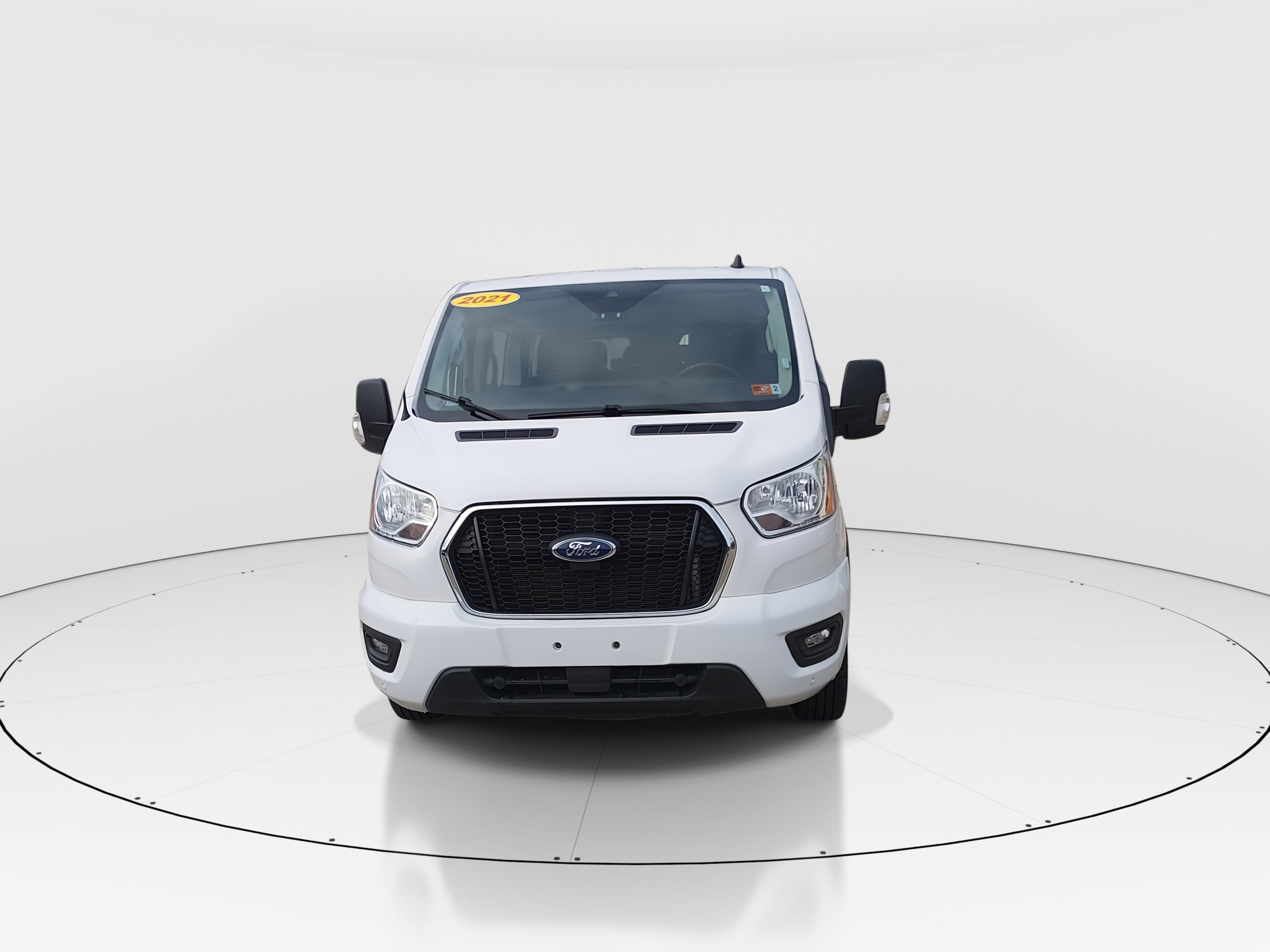 Image of Used 2021 Ford Transit Passenger Wagon XLT T-350 148" Low Roof RWD