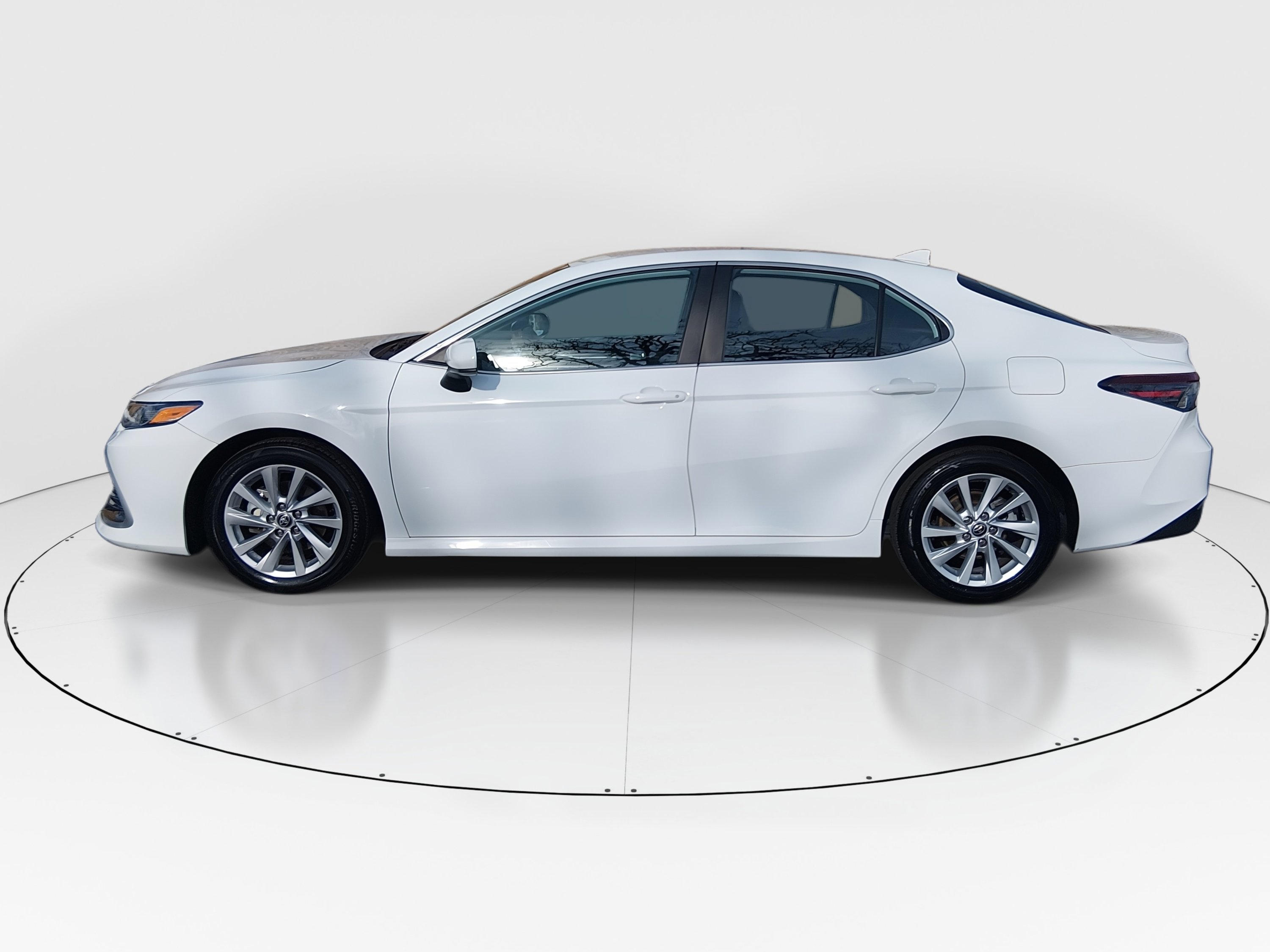 Image of Used 2023 Toyota Camry LE Auto