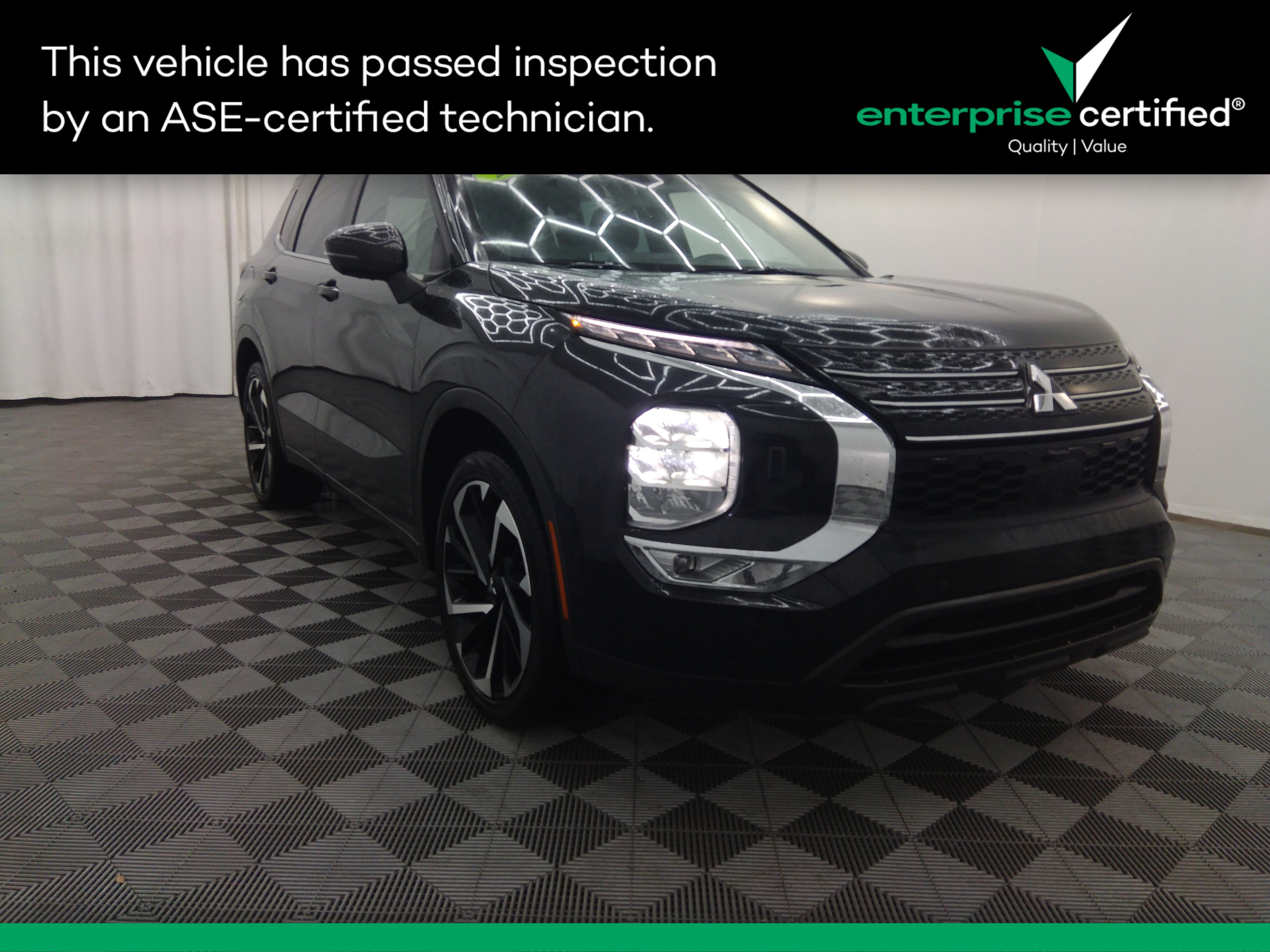 2023 Mitsubishi Outlander SE