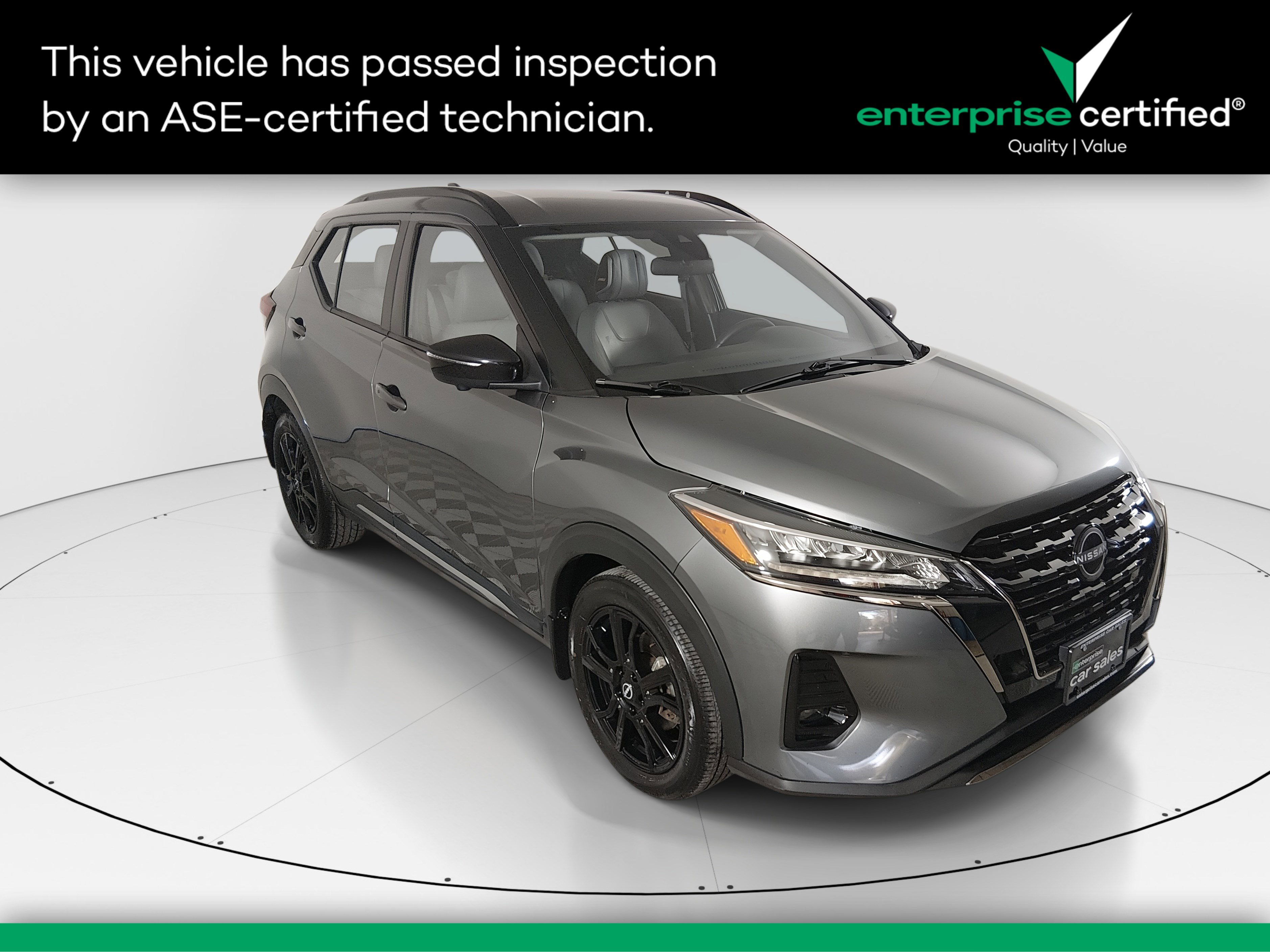 2023 Nissan Kicks SR's photo