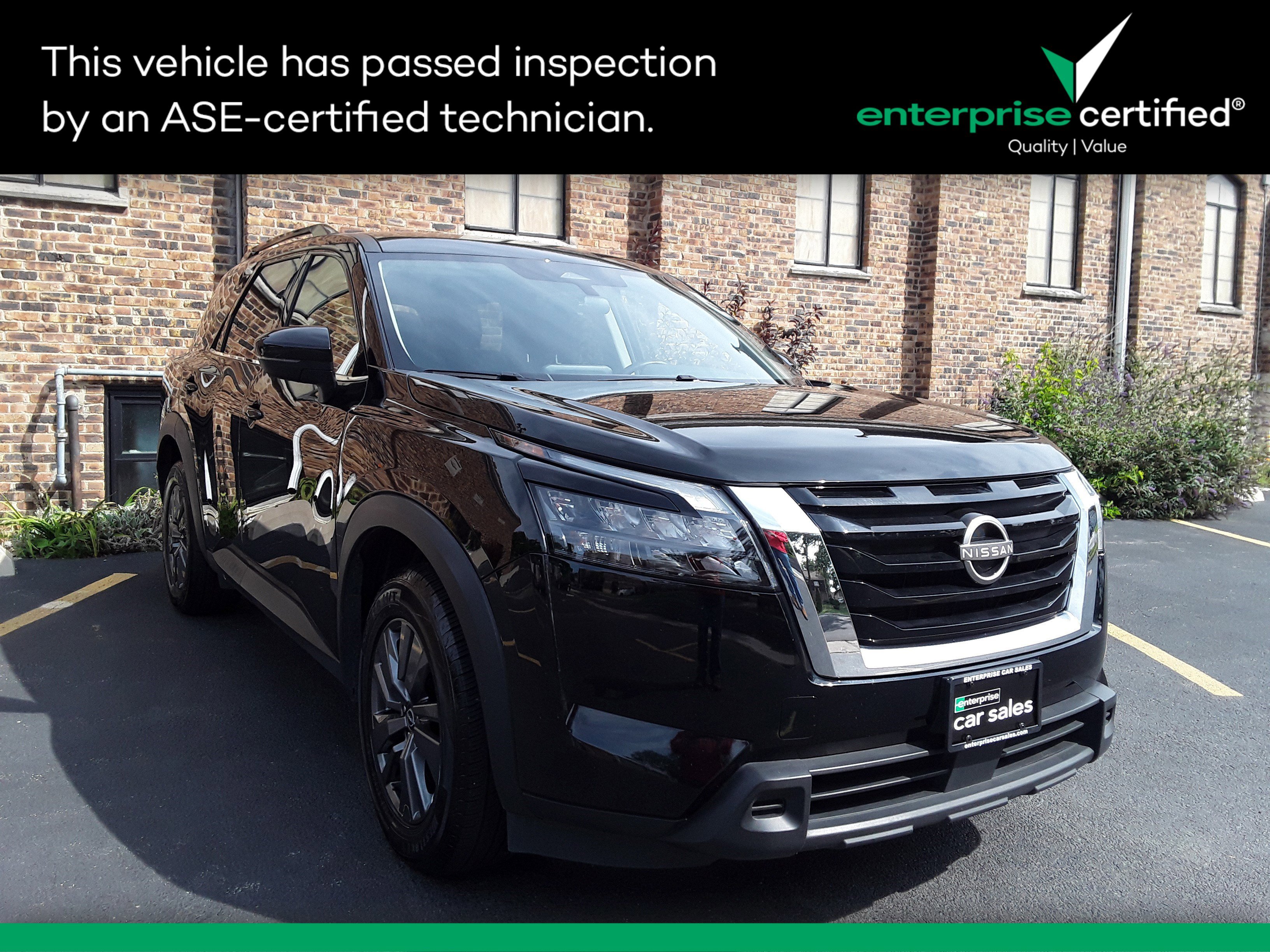 Used 2024 Nissan Pathfinder SV 4WD