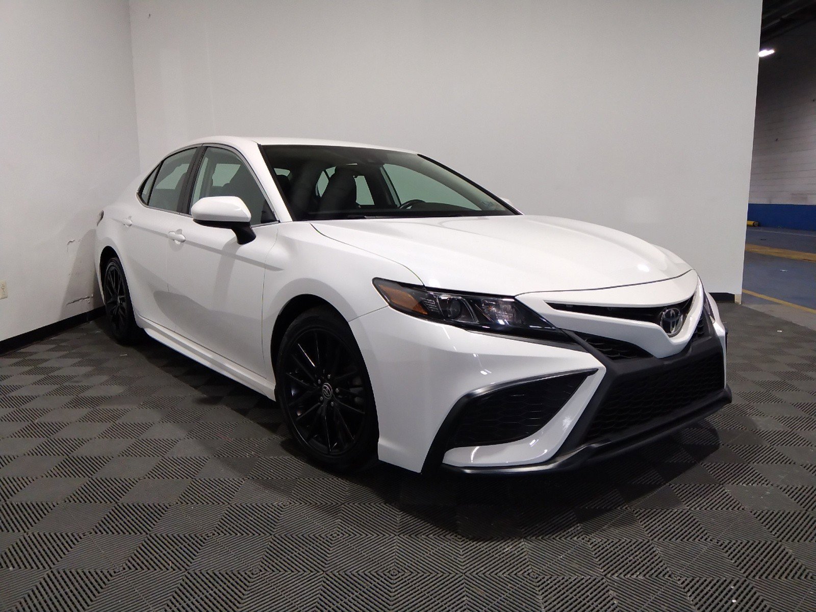 2021 Toyota Camry SE Auto