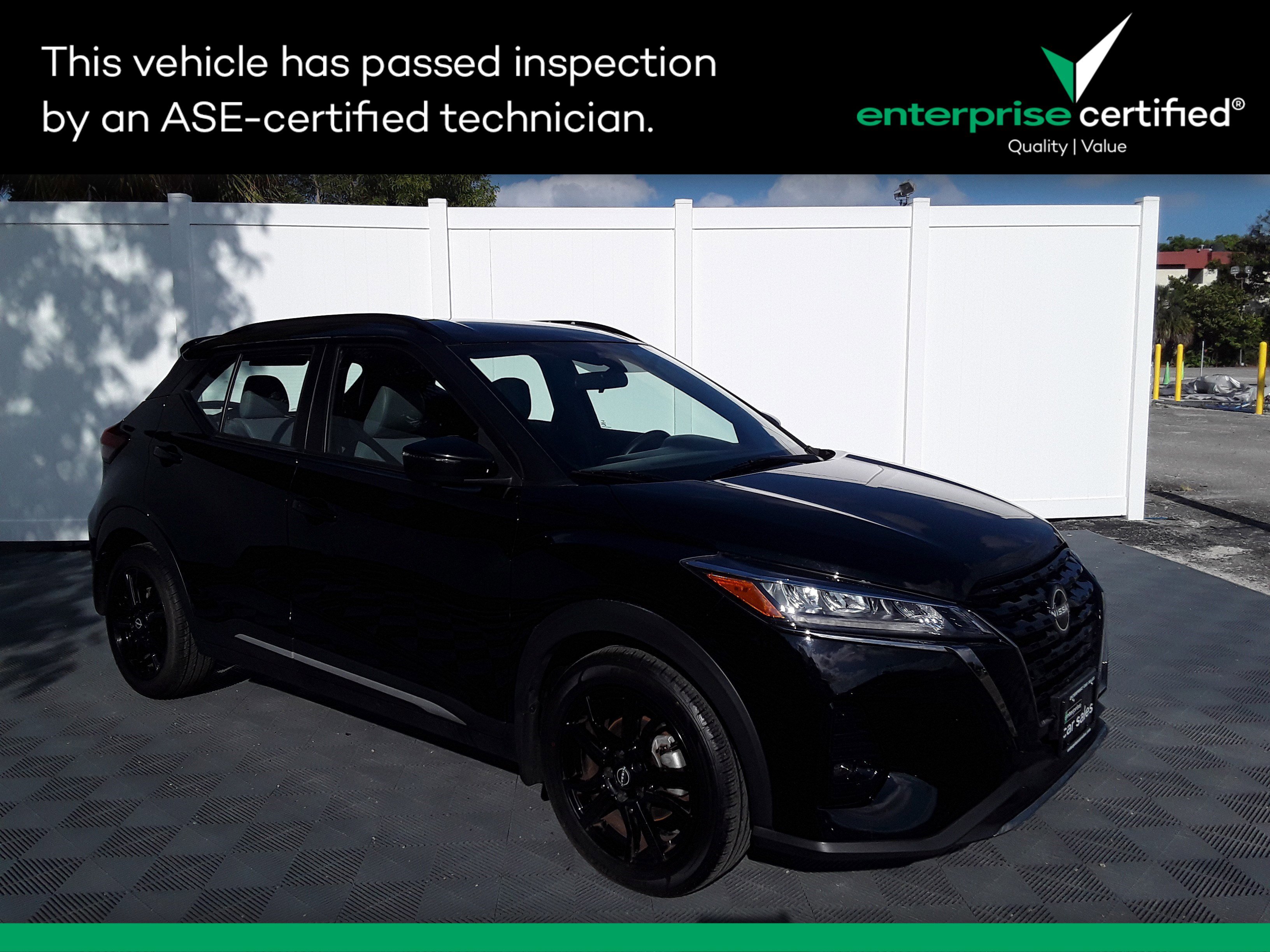 2023 Nissan Kicks SR FWD