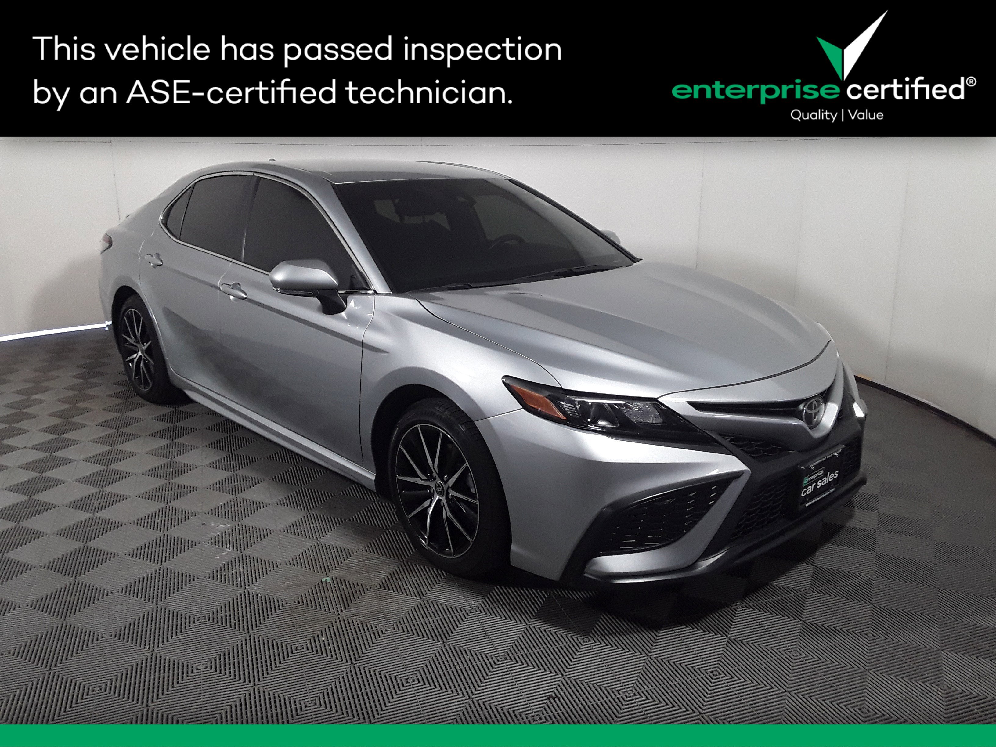 Used 2023 Toyota Camry SE Auto