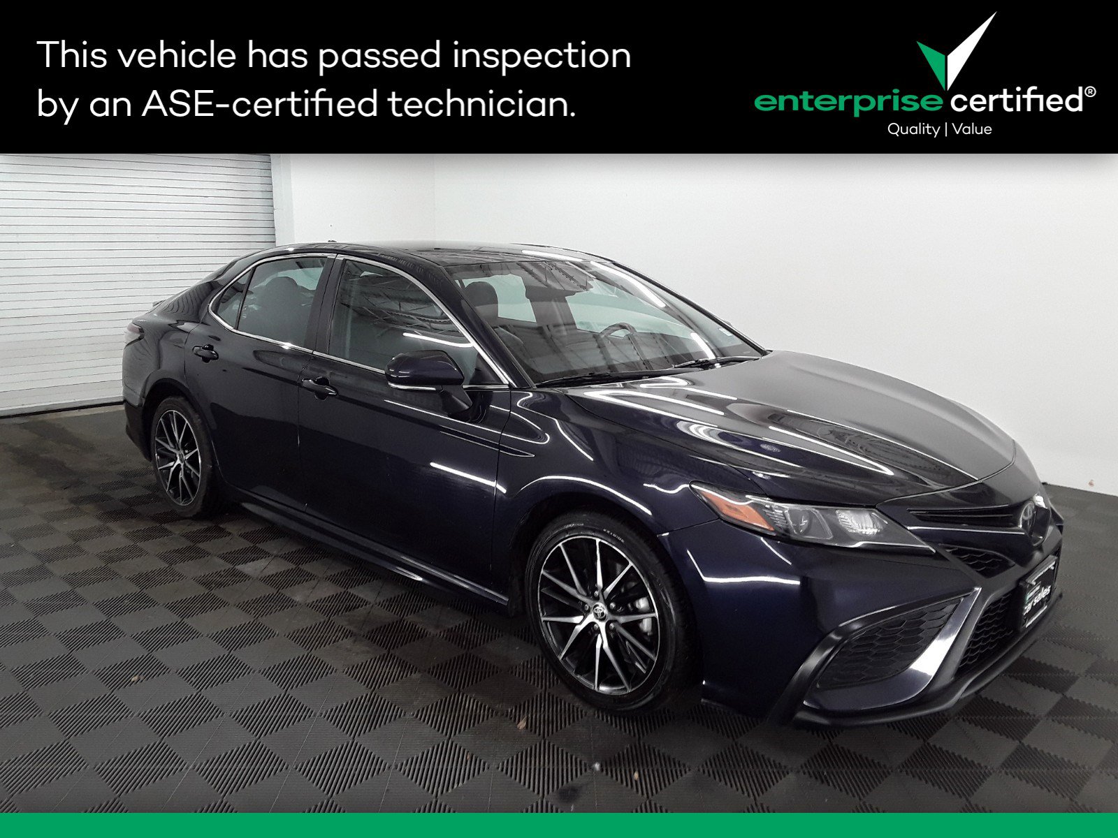 2022 Toyota Camry SE Auto