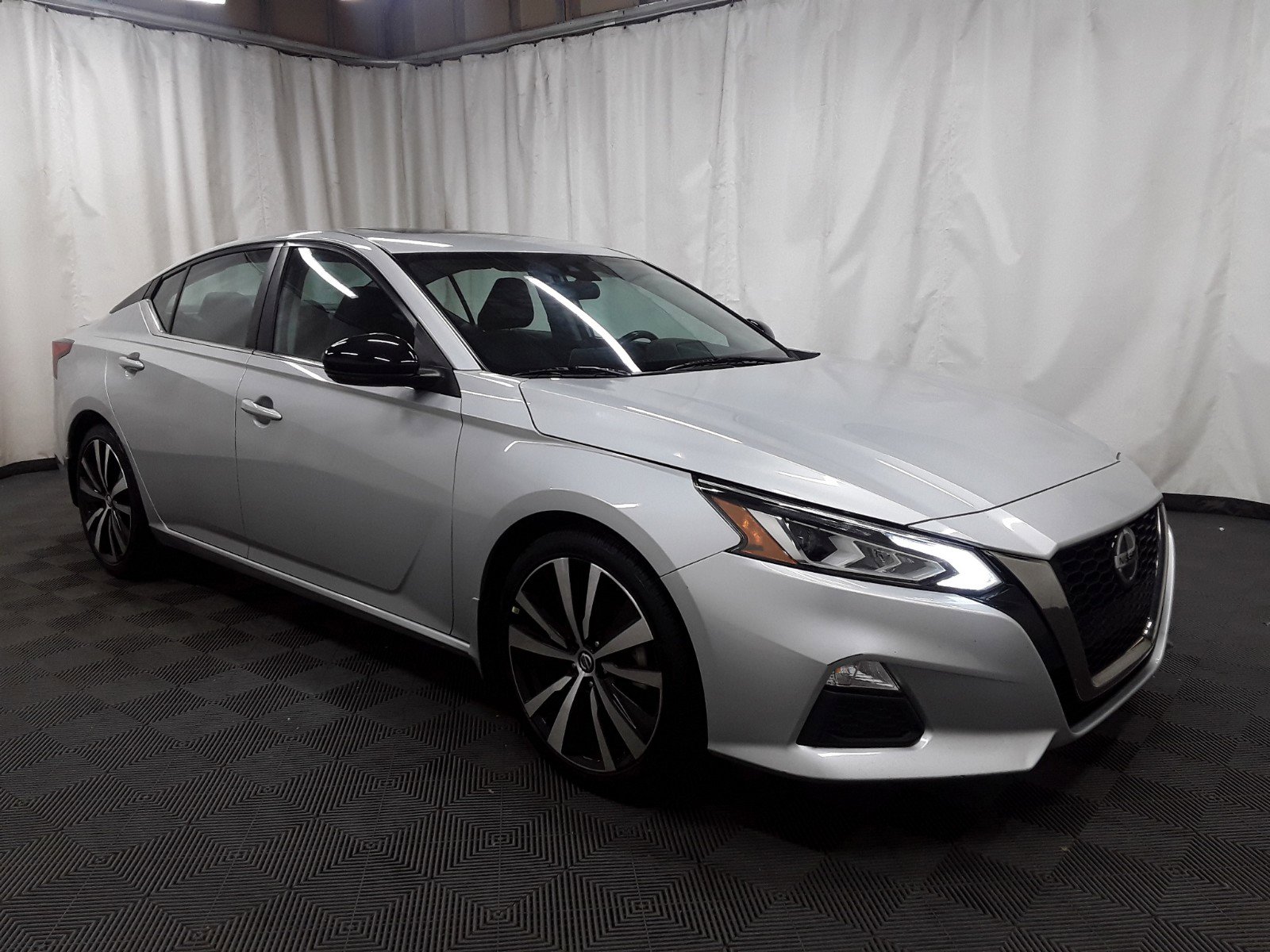 2021 Nissan Altima 2.5 SR Sedan