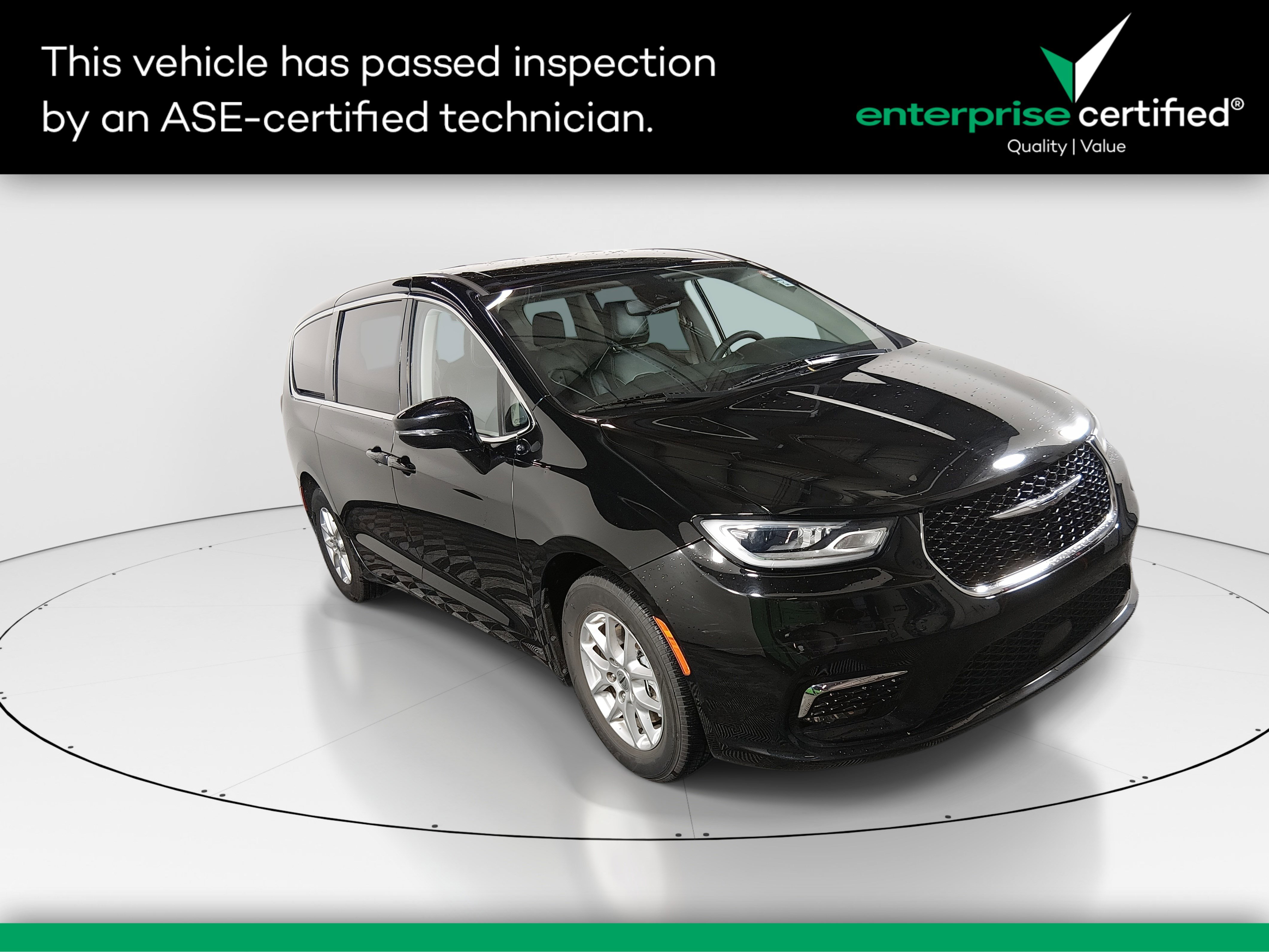 2024 Chrysler Pacifica Touring L's photo