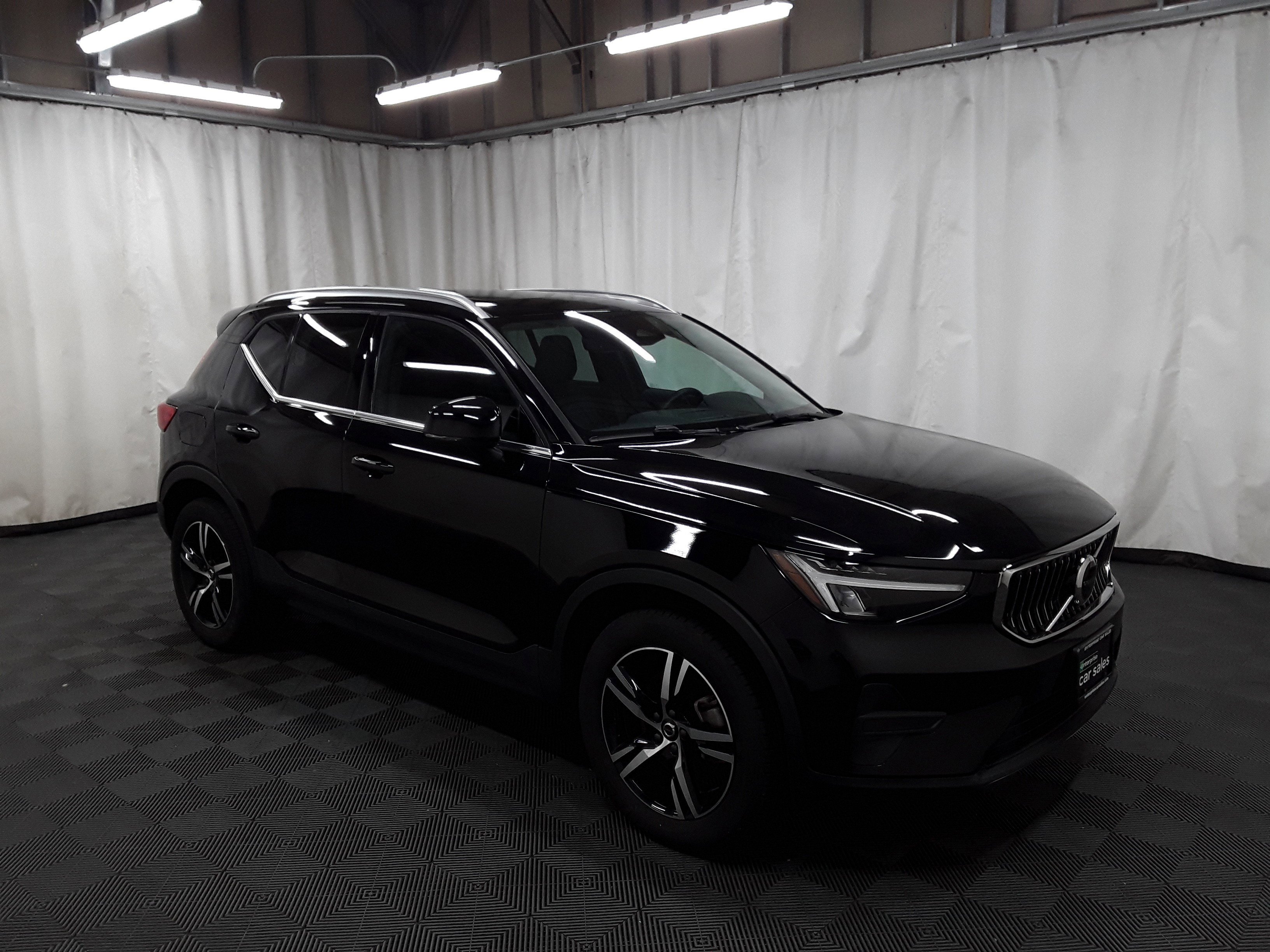 2024 Volvo XC40 Core Dark Theme B5 AWD