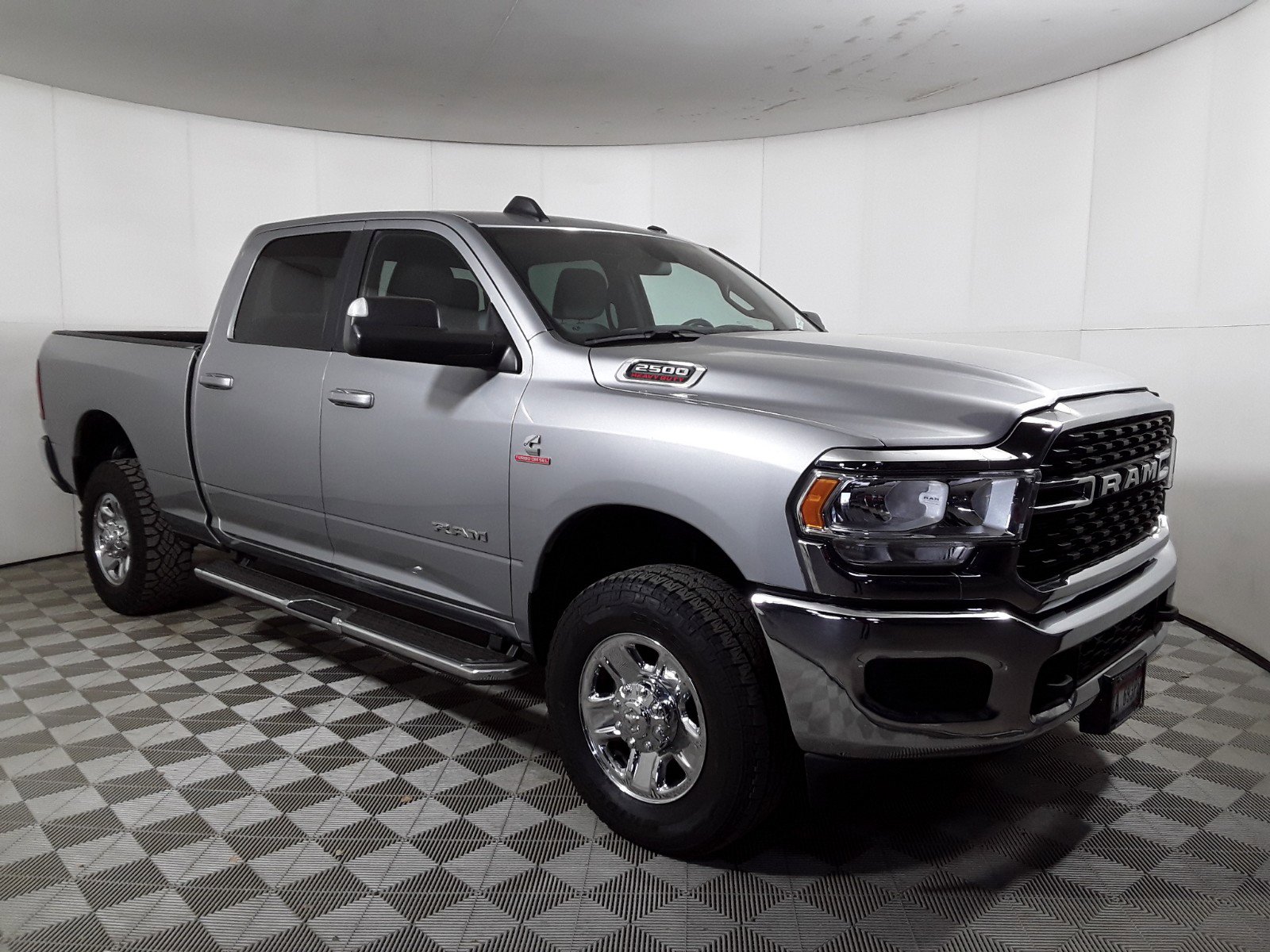 2022 Ram 2500 Big Horn 4x4 Crew Cab 6'4