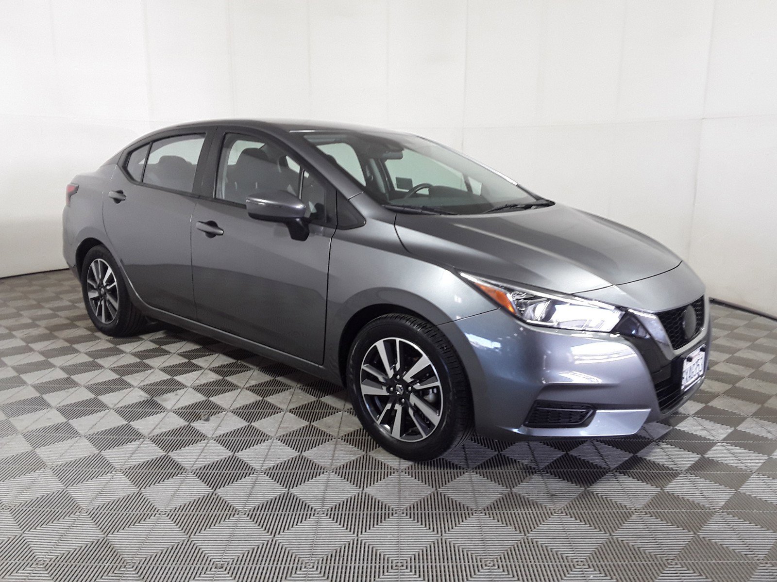 2021 Nissan Versa SV CVT