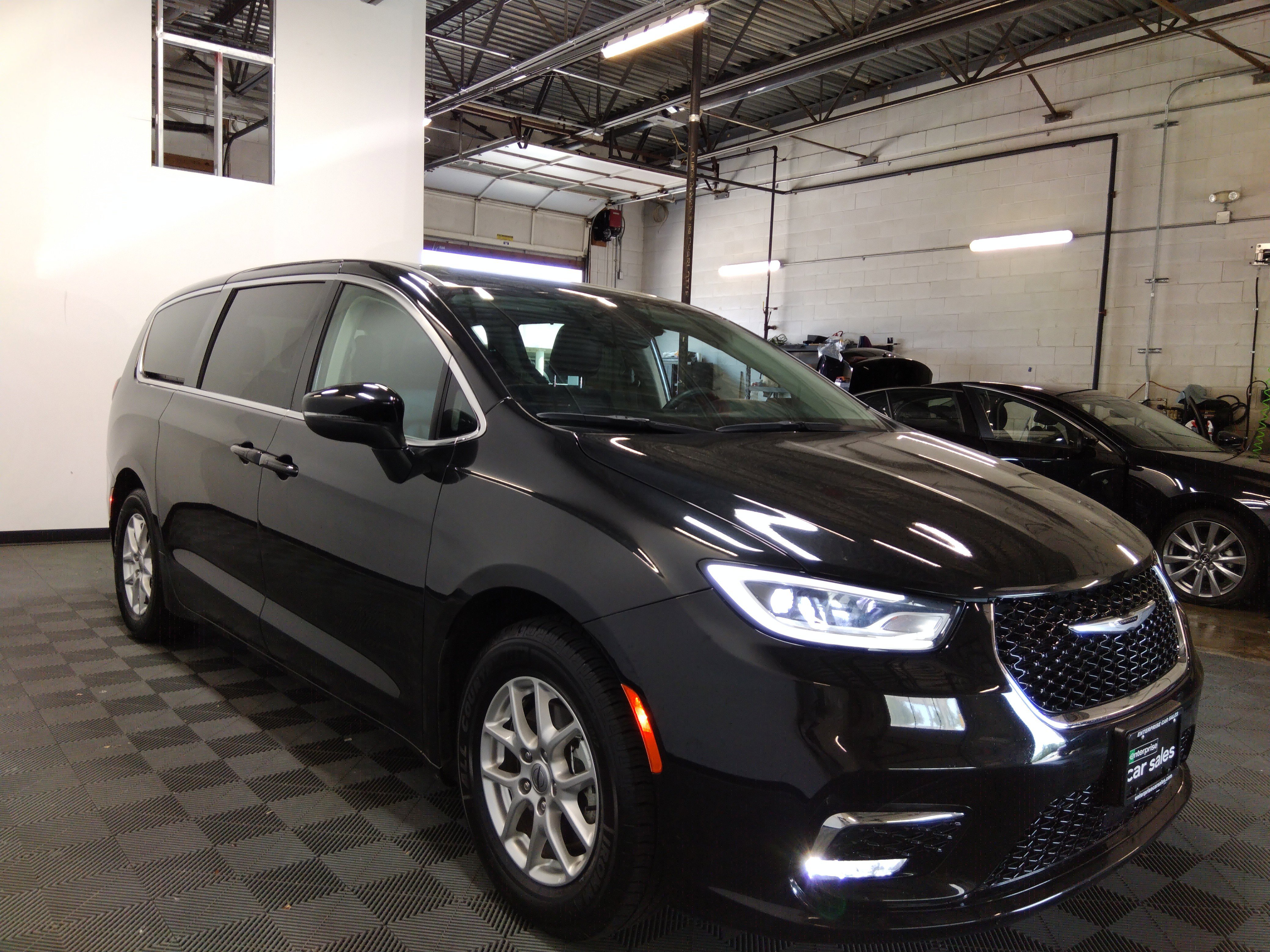 2023 Chrysler Pacifica Touring L FWD