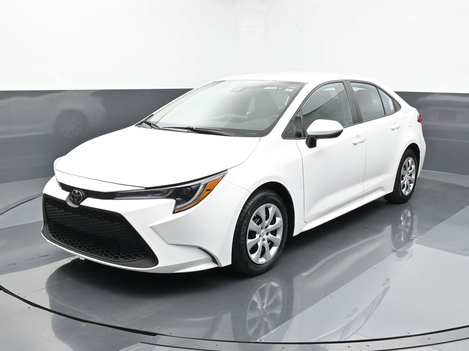 2022 Toyota Corolla LE photo 3