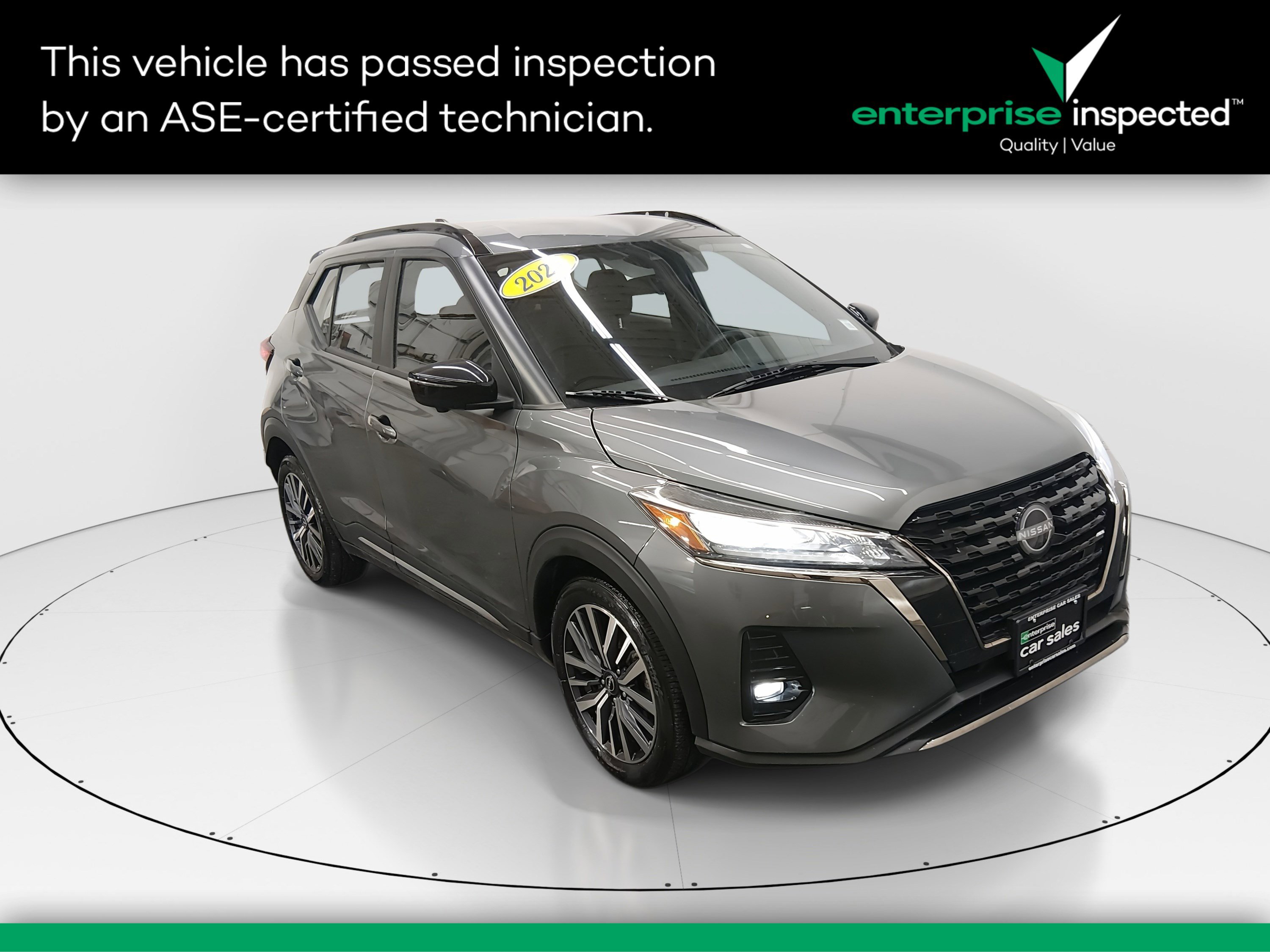 2024 Nissan Kicks SR's photo