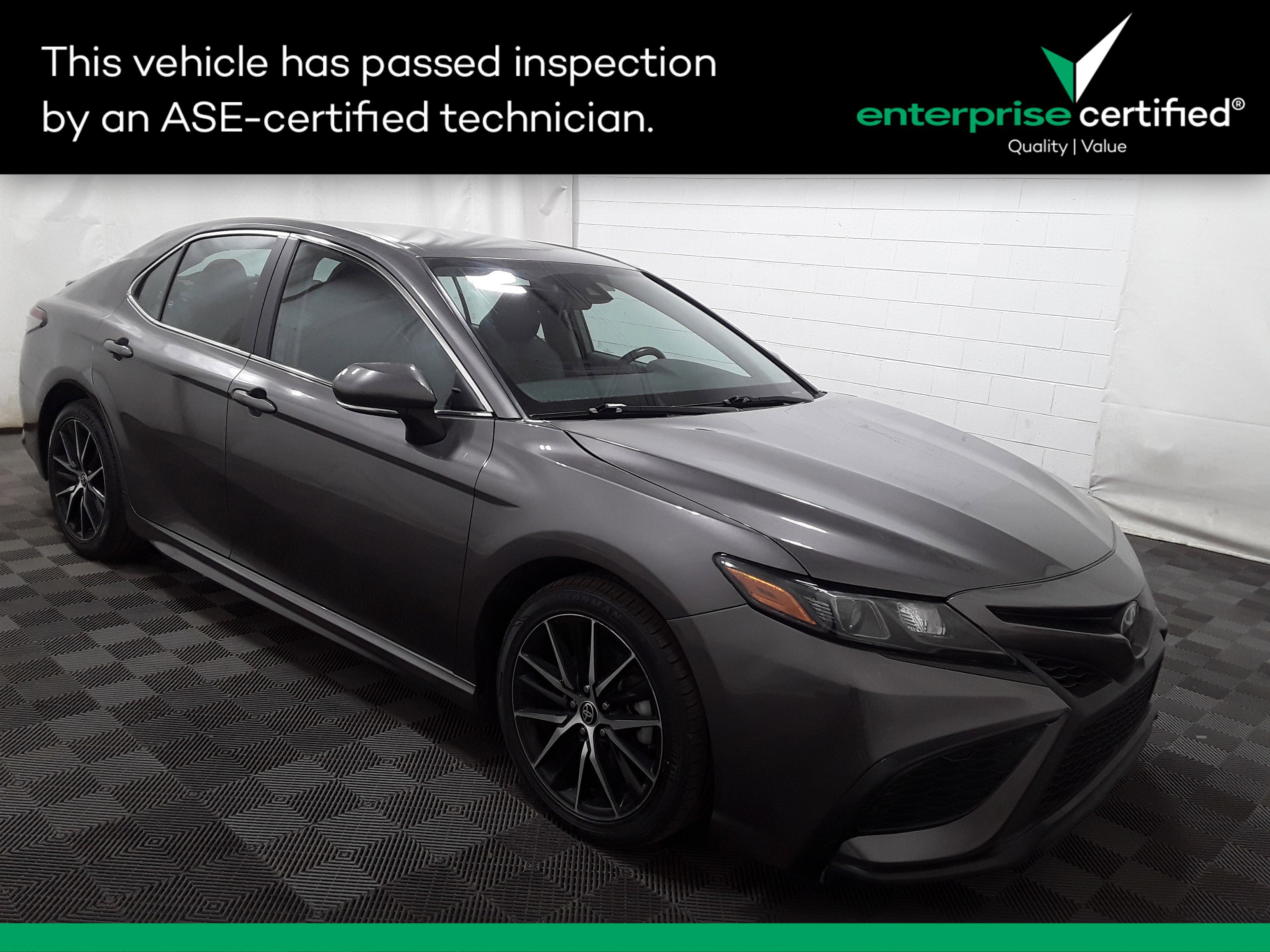 2022 Toyota Camry SE Auto