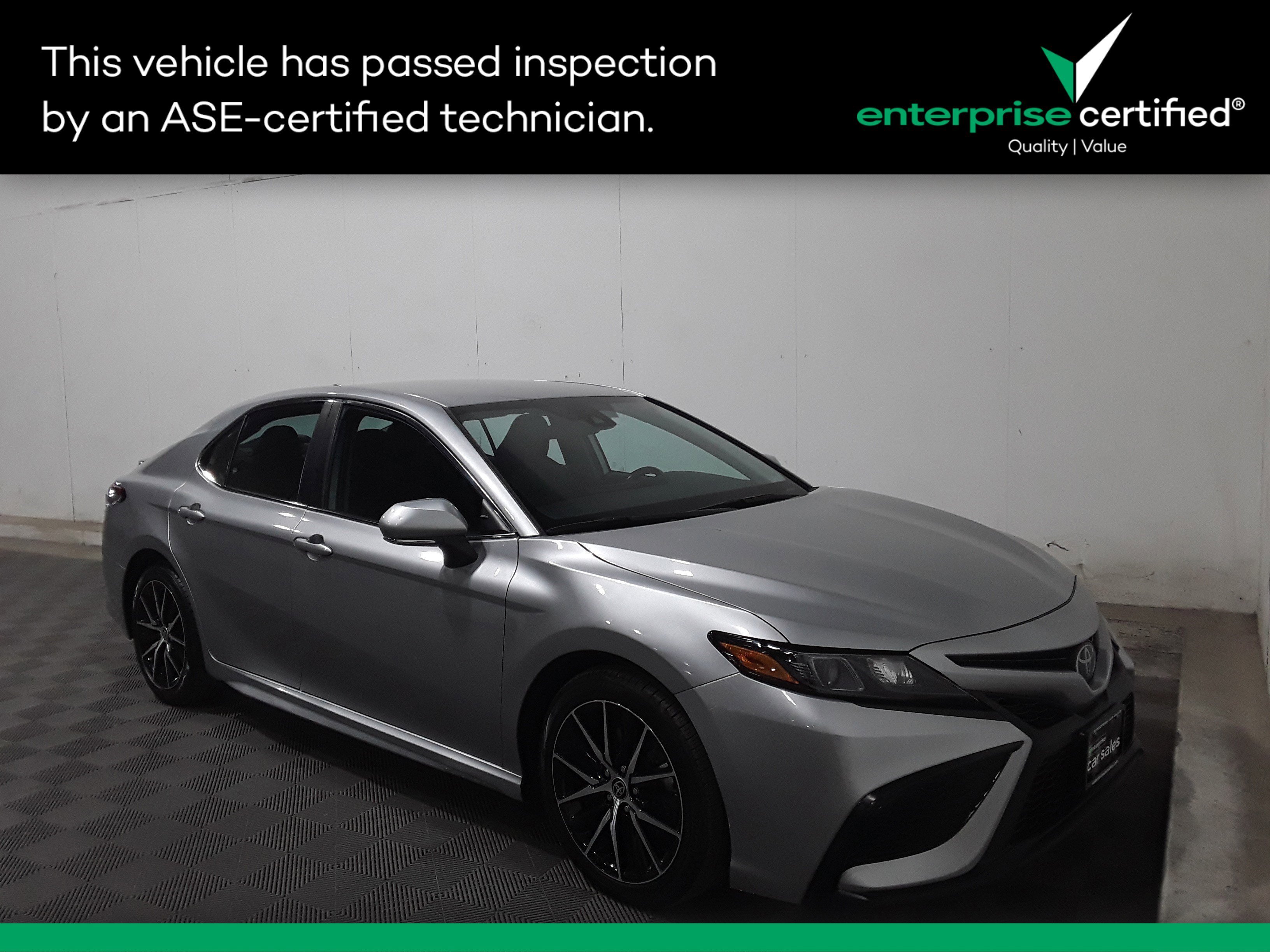 2022 Toyota Camry SE Auto