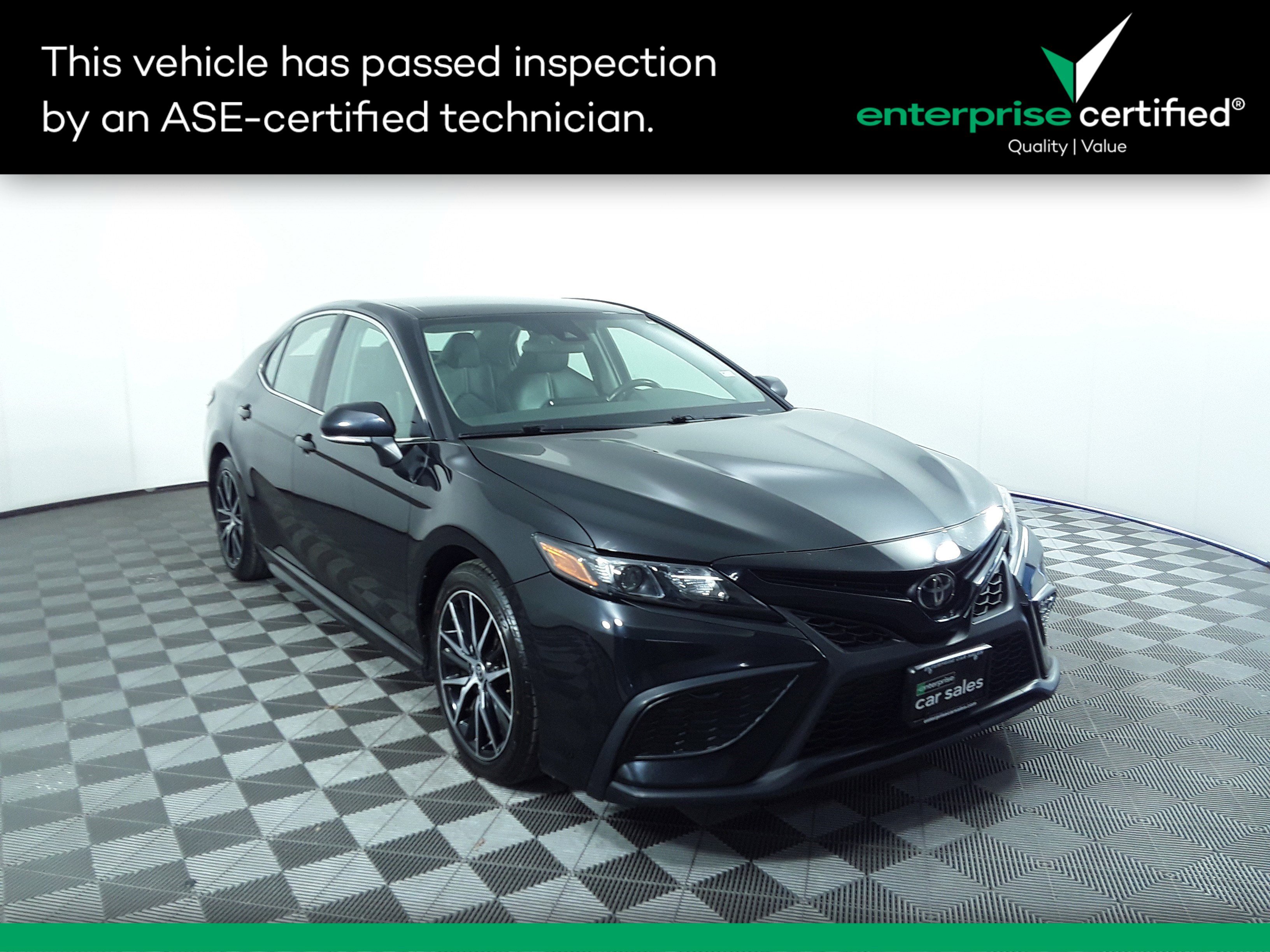 2022 Toyota Camry SE Auto